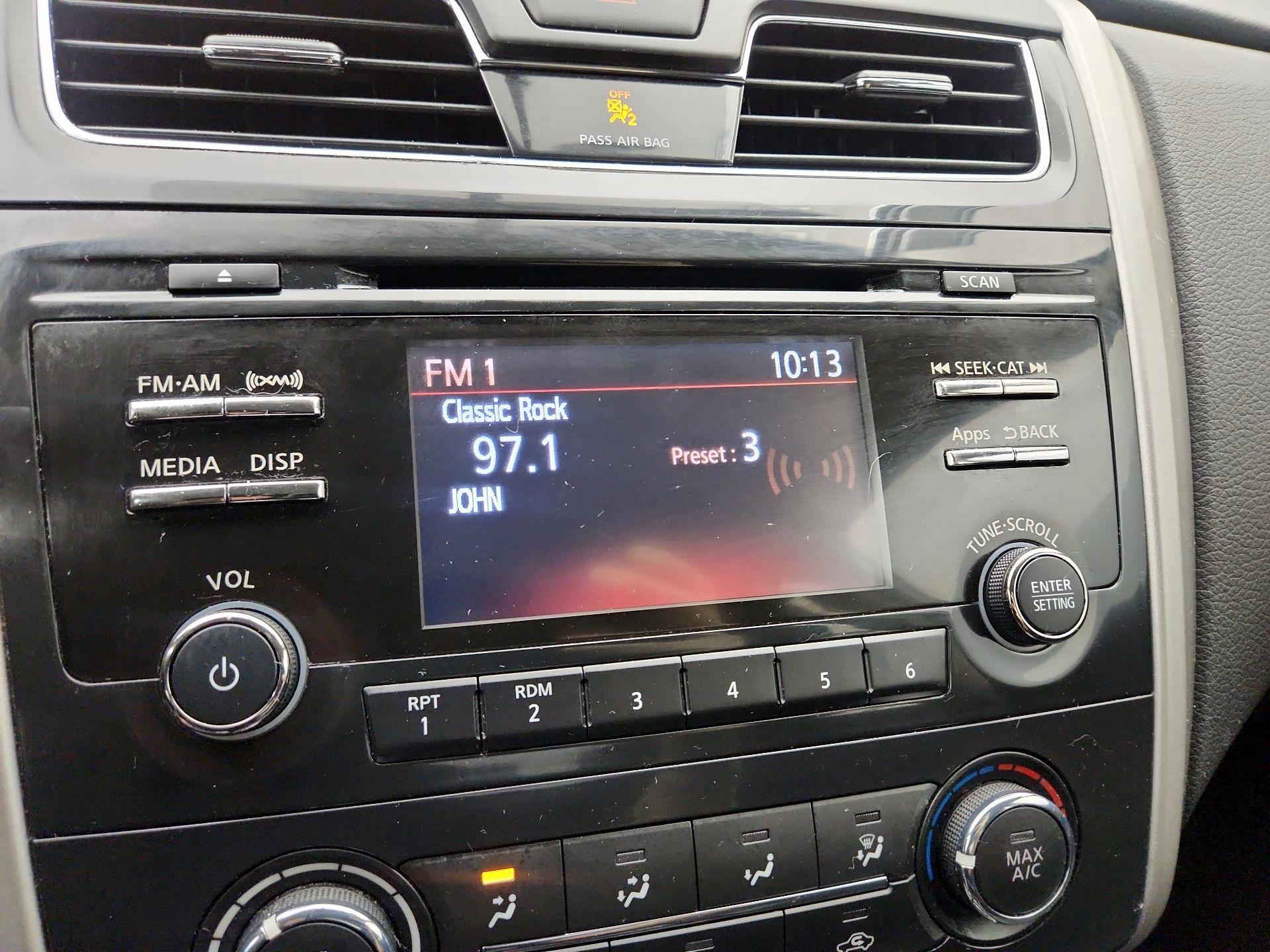 Thumbnail: 2015 Nissan Altima - 15