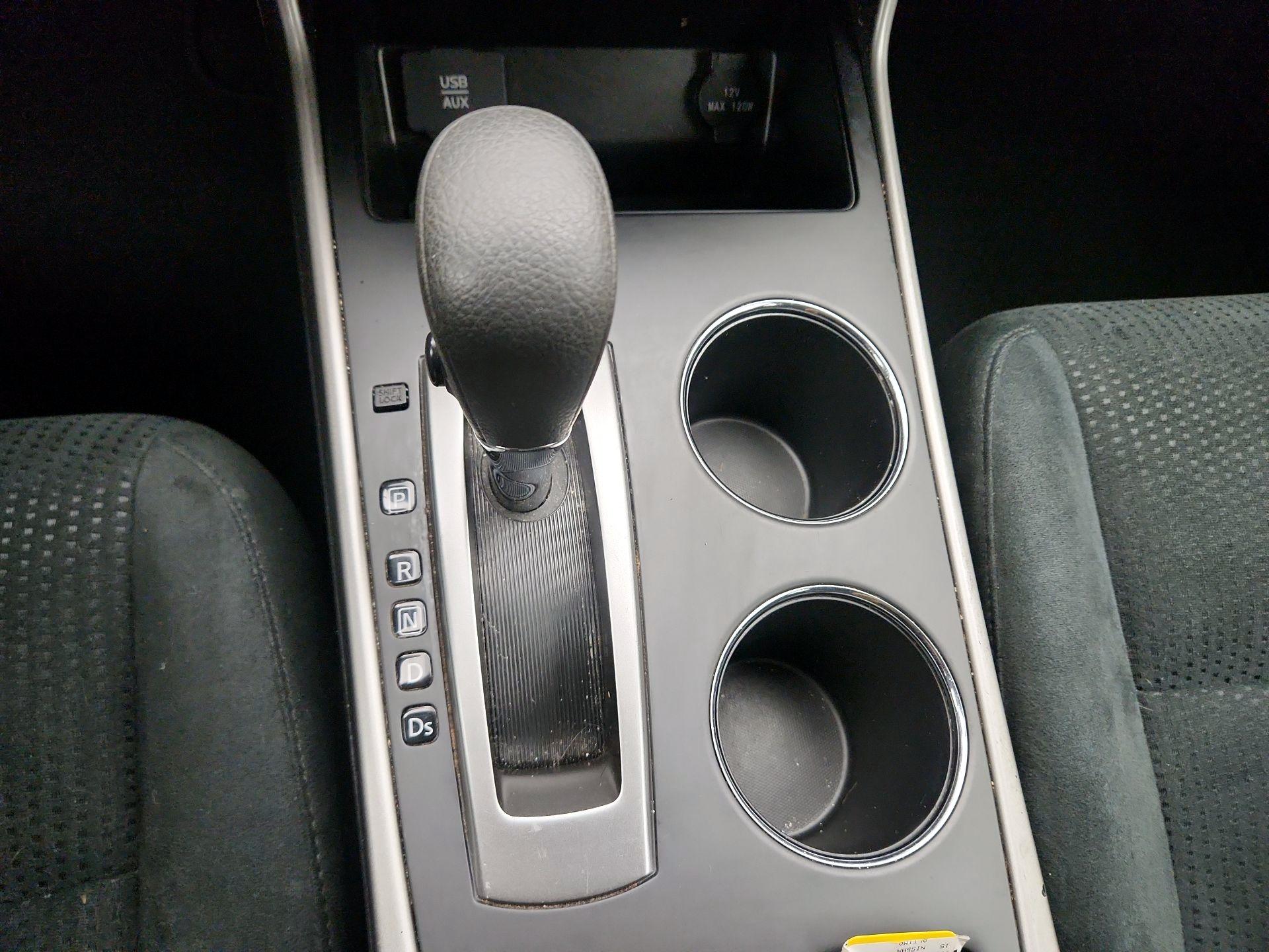 Thumbnail: 2015 Nissan Altima - 17