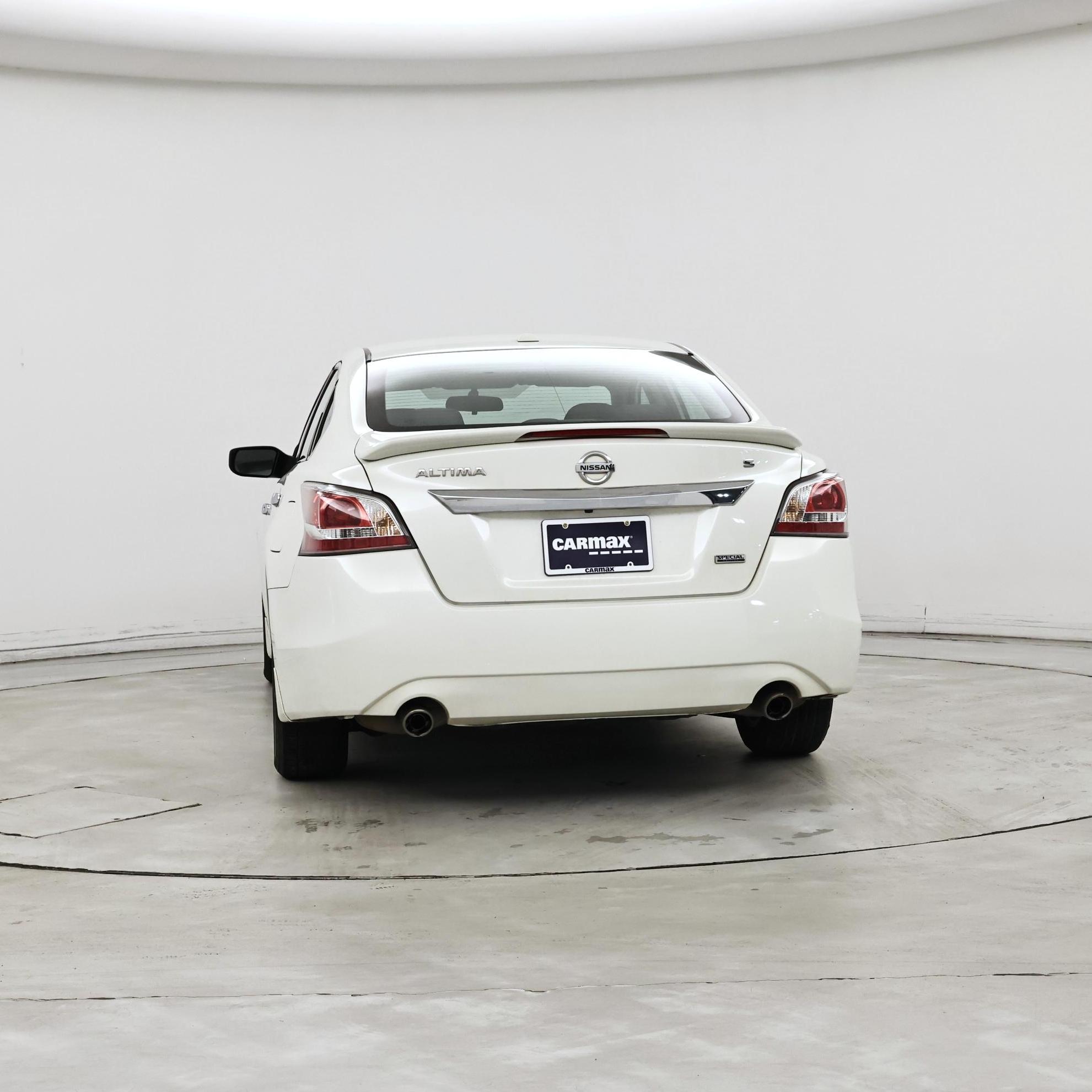 Thumbnail: 2015 Nissan Altima - 6