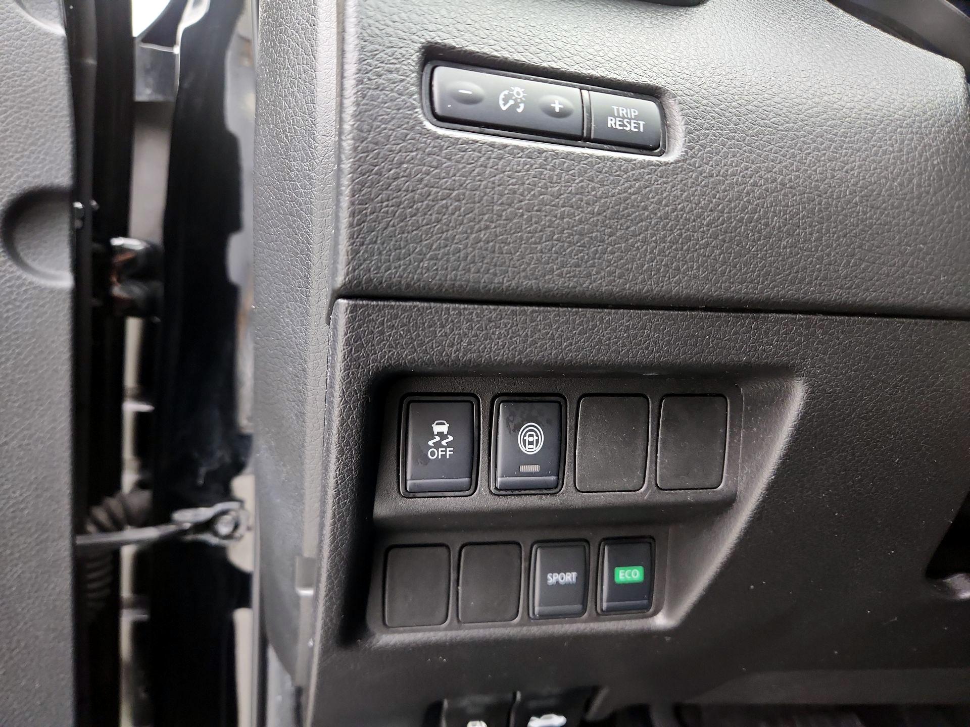 Thumbnail: 2021 Nissan Rogue Sport - 13