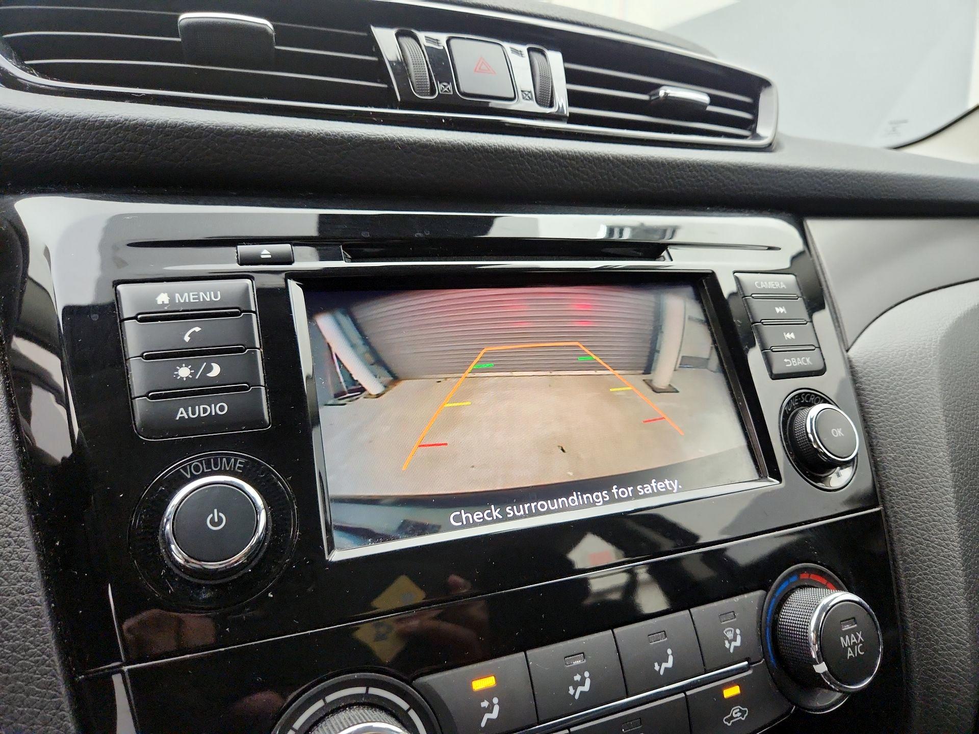 Thumbnail: 2021 Nissan Rogue Sport - 14