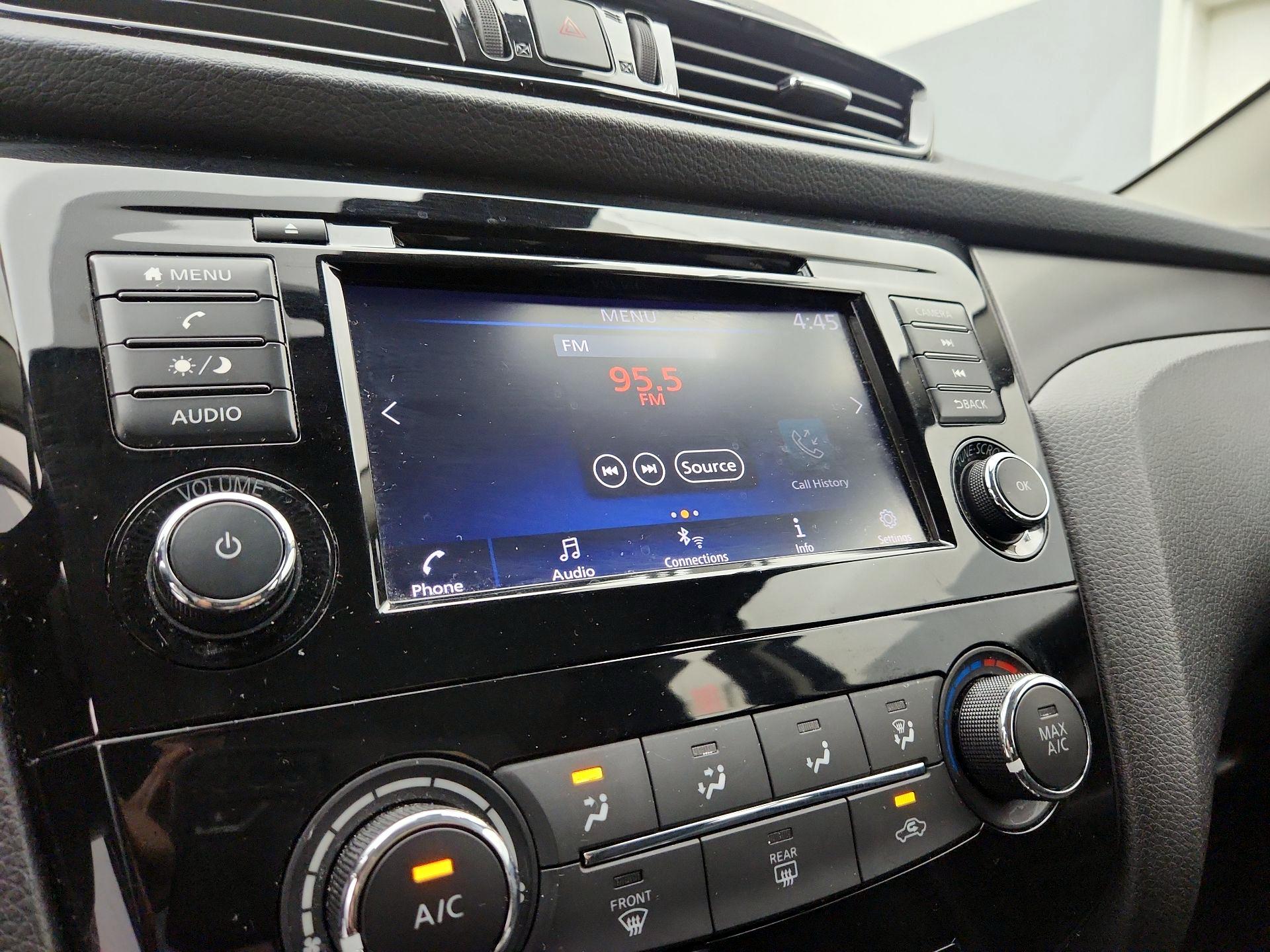 Thumbnail: 2021 Nissan Rogue Sport - 15