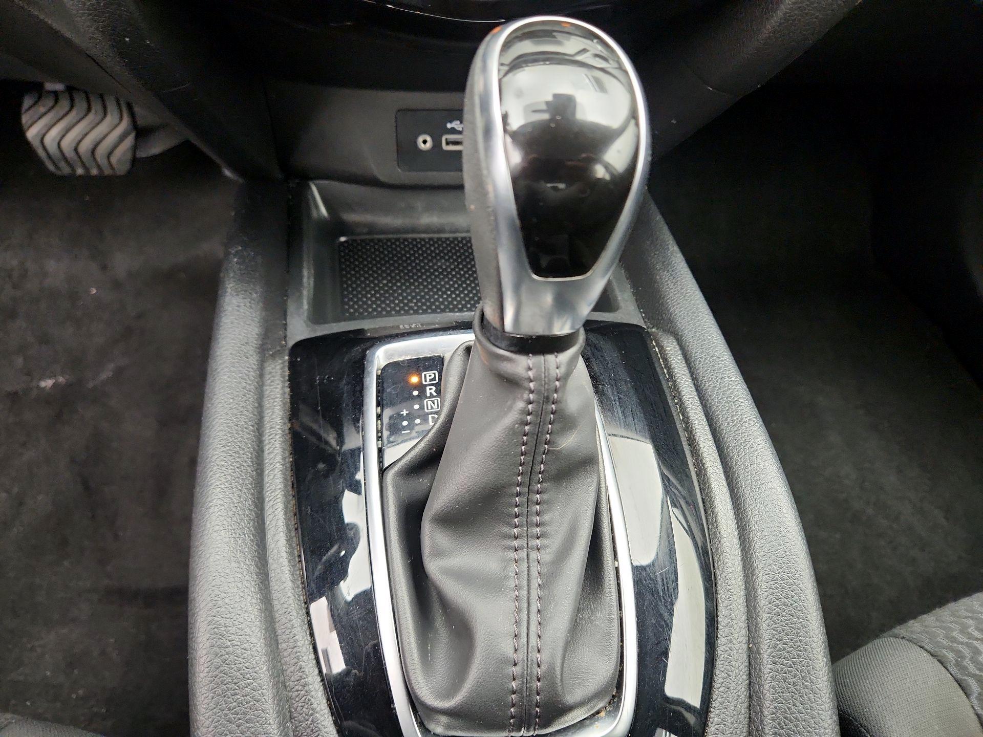 Thumbnail: 2021 Nissan Rogue Sport - 17