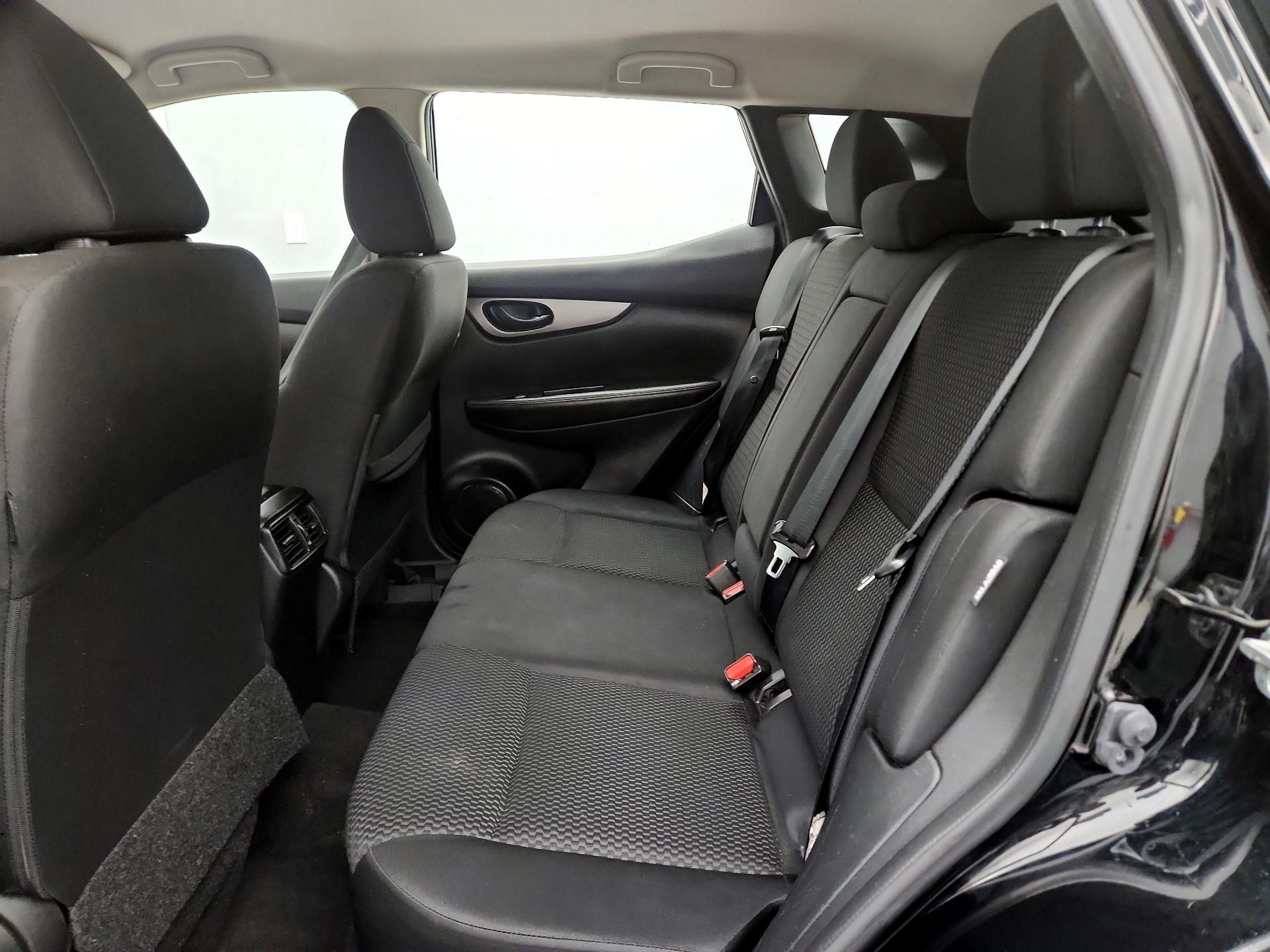 Thumbnail: 2021 Nissan Rogue Sport - 19