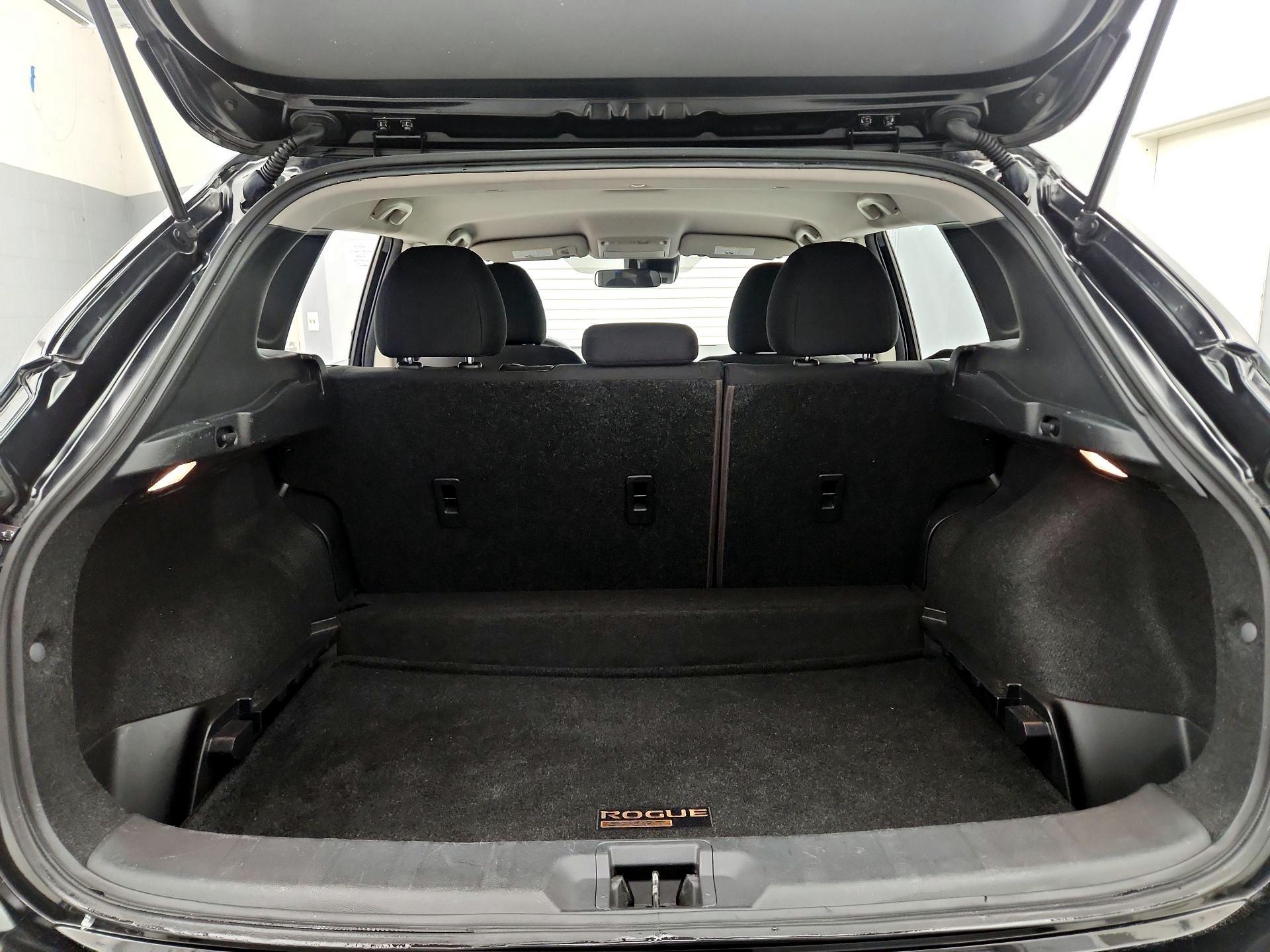 Thumbnail: 2021 Nissan Rogue Sport - 20