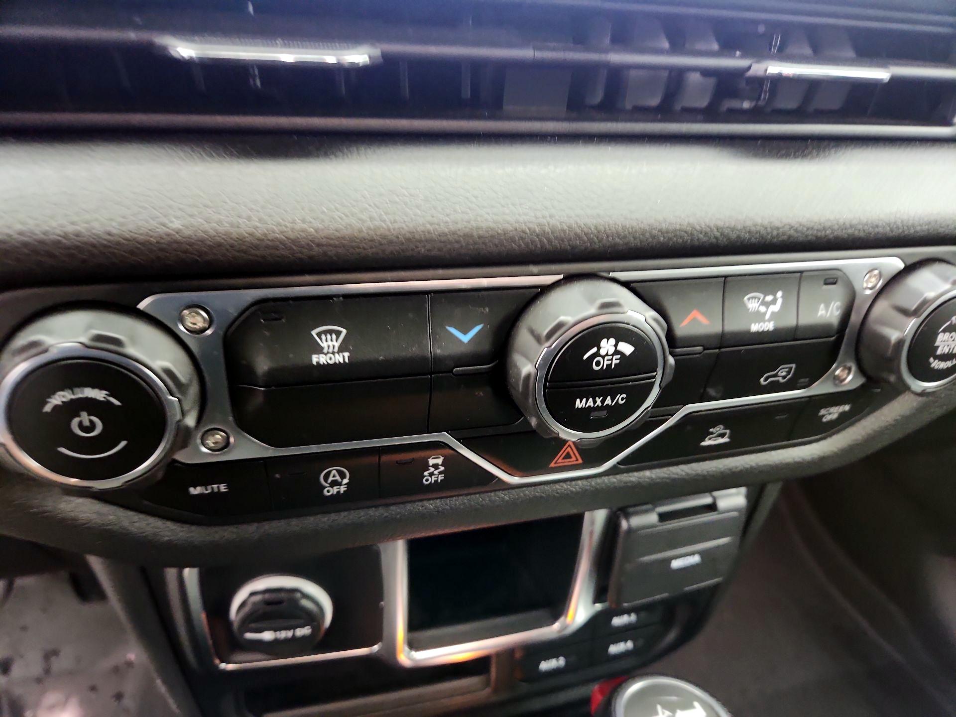 Thumbnail: 2024 Jeep Wrangler - 16