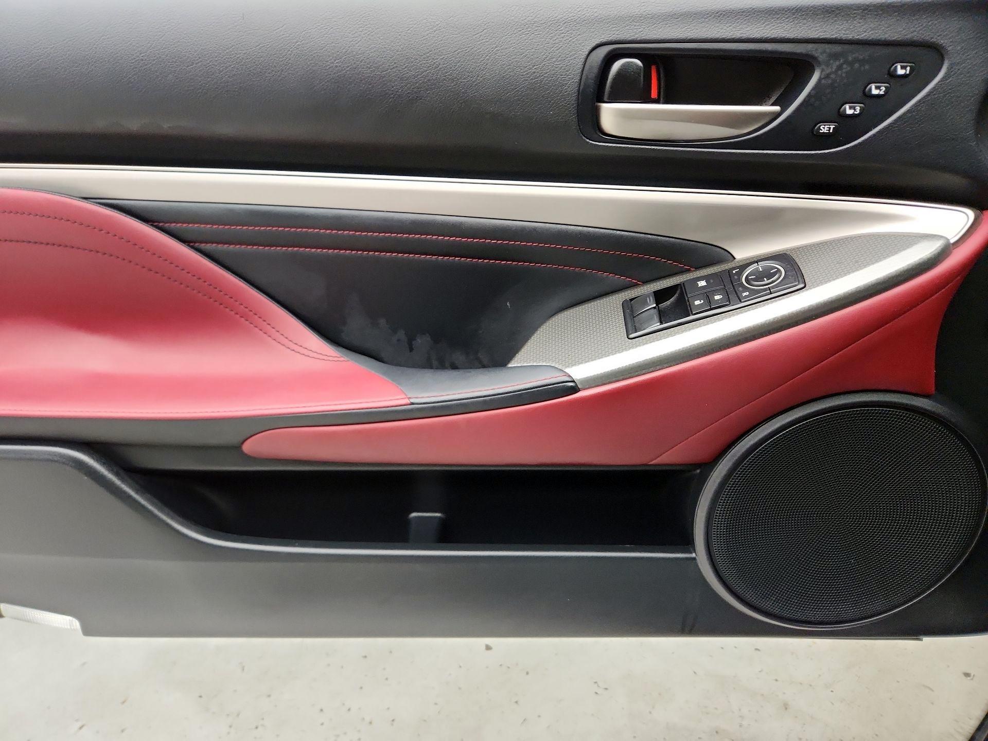 Thumbnail: 2017 Lexus RC - 12