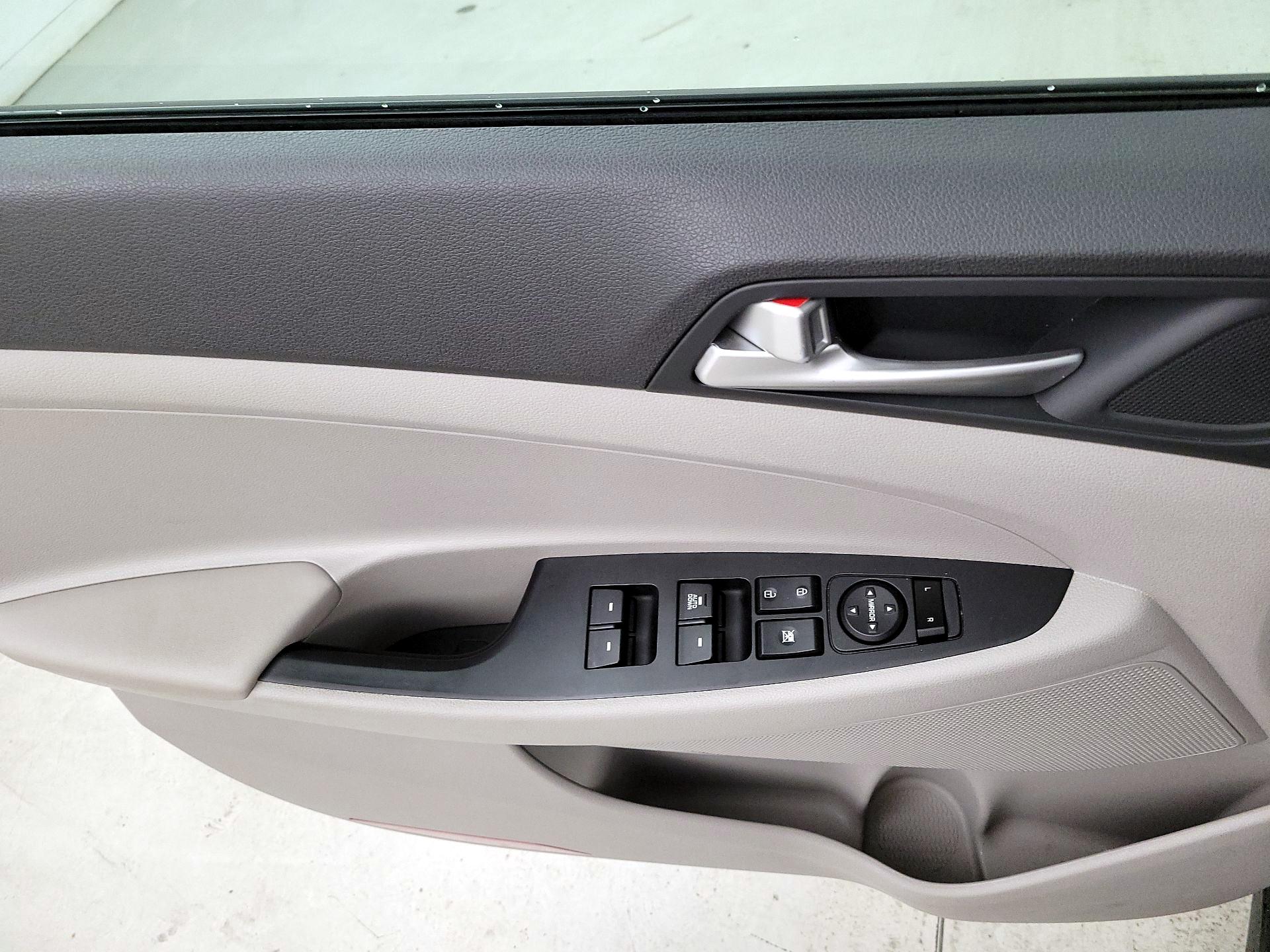 Thumbnail: 2019 Hyundai Tucson - 12