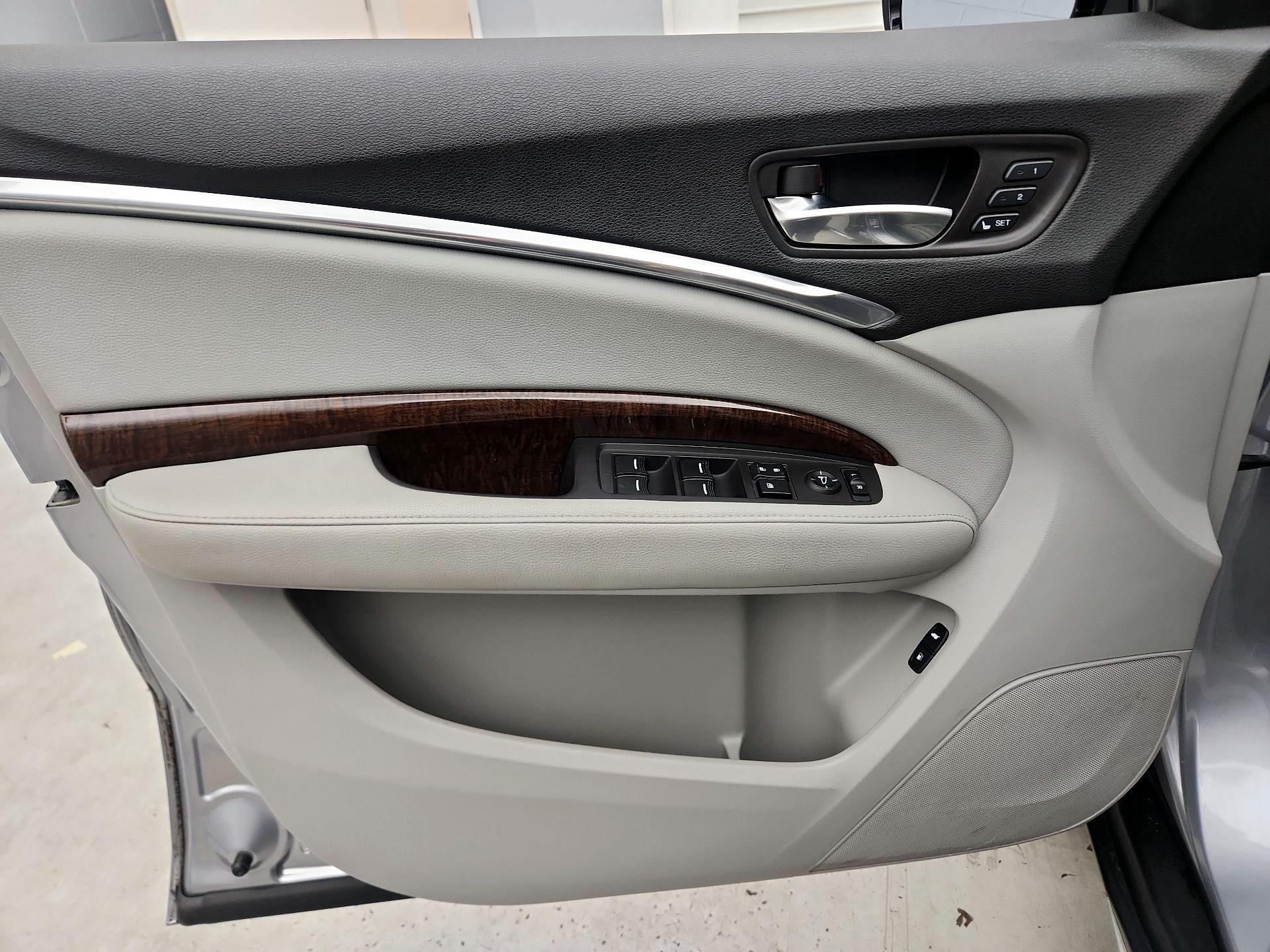 Thumbnail: 2017 Acura MDX - 12