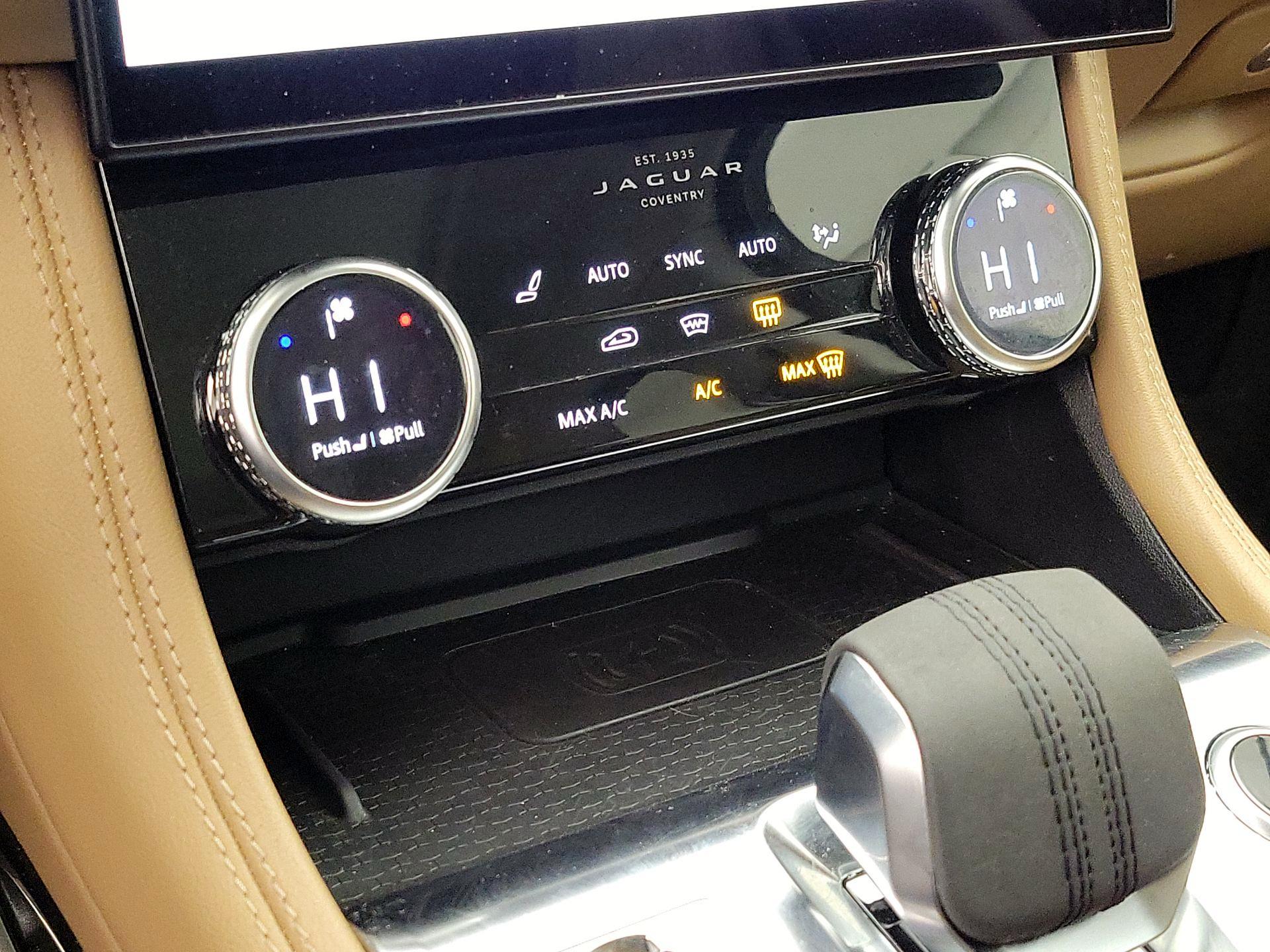 Thumbnail: 2022 Jaguar F-Pace - 17