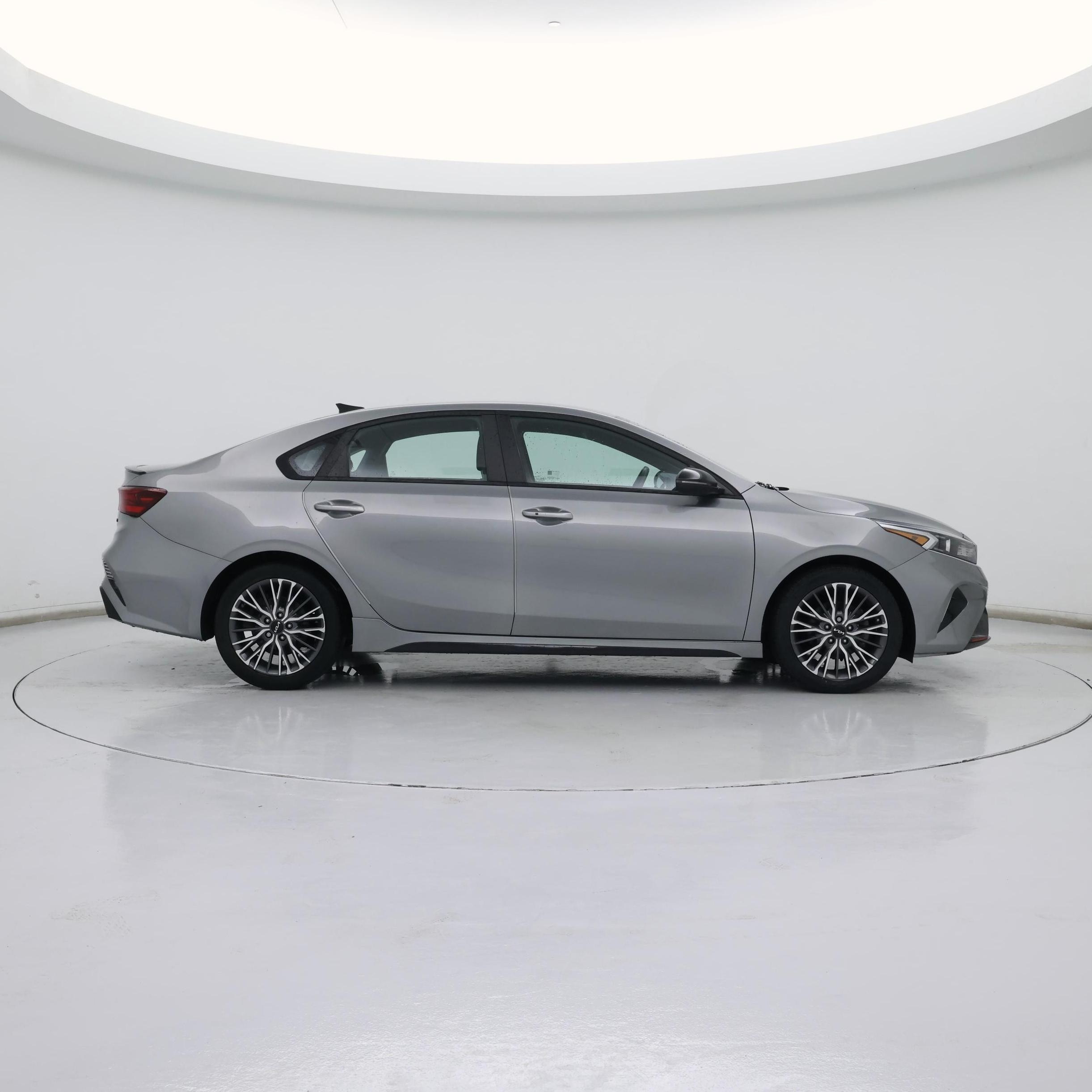 Thumbnail: 2022 Kia Forte - 7