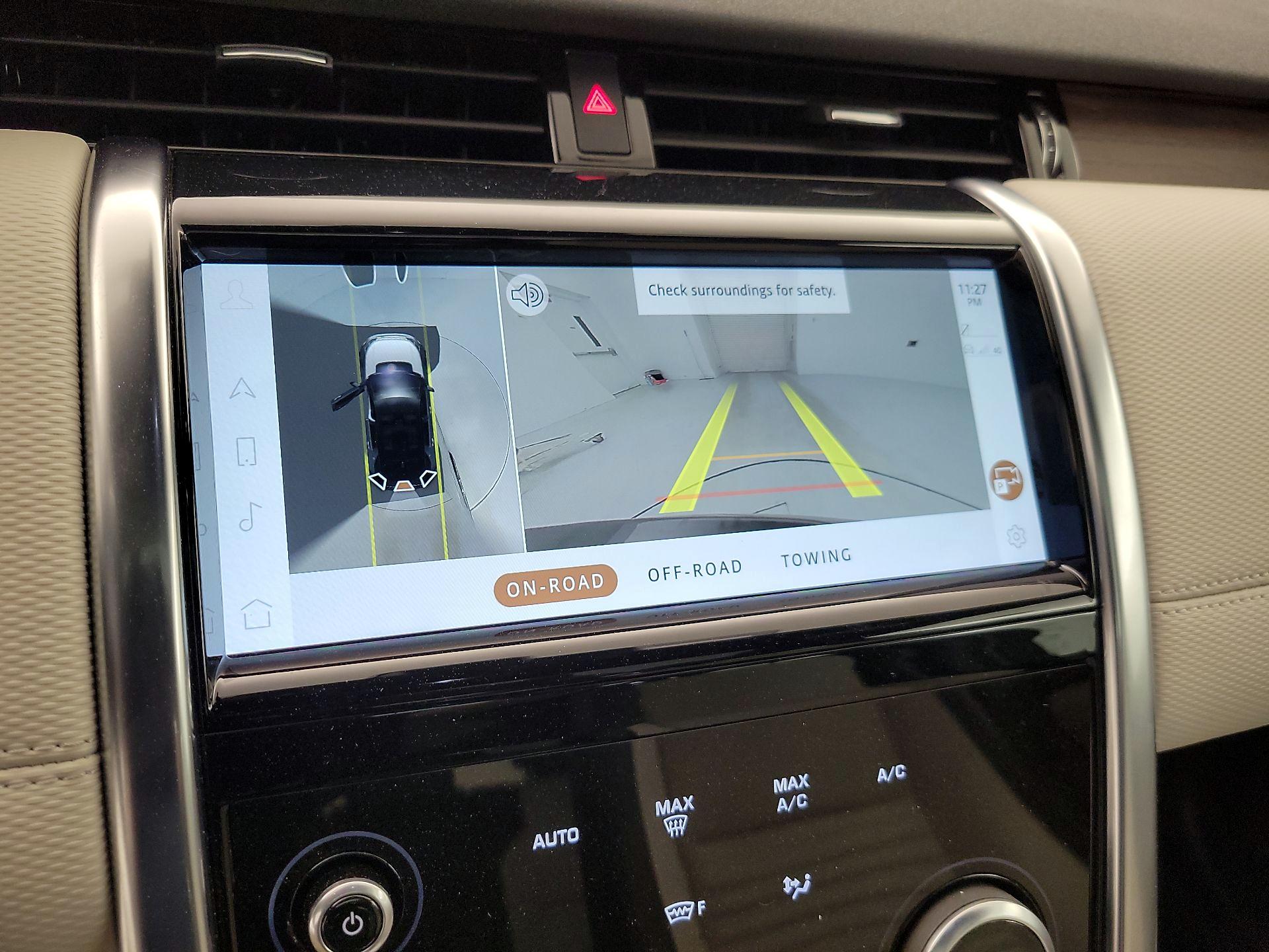 Thumbnail: 2021 Land Rover Discovery Sport - 15