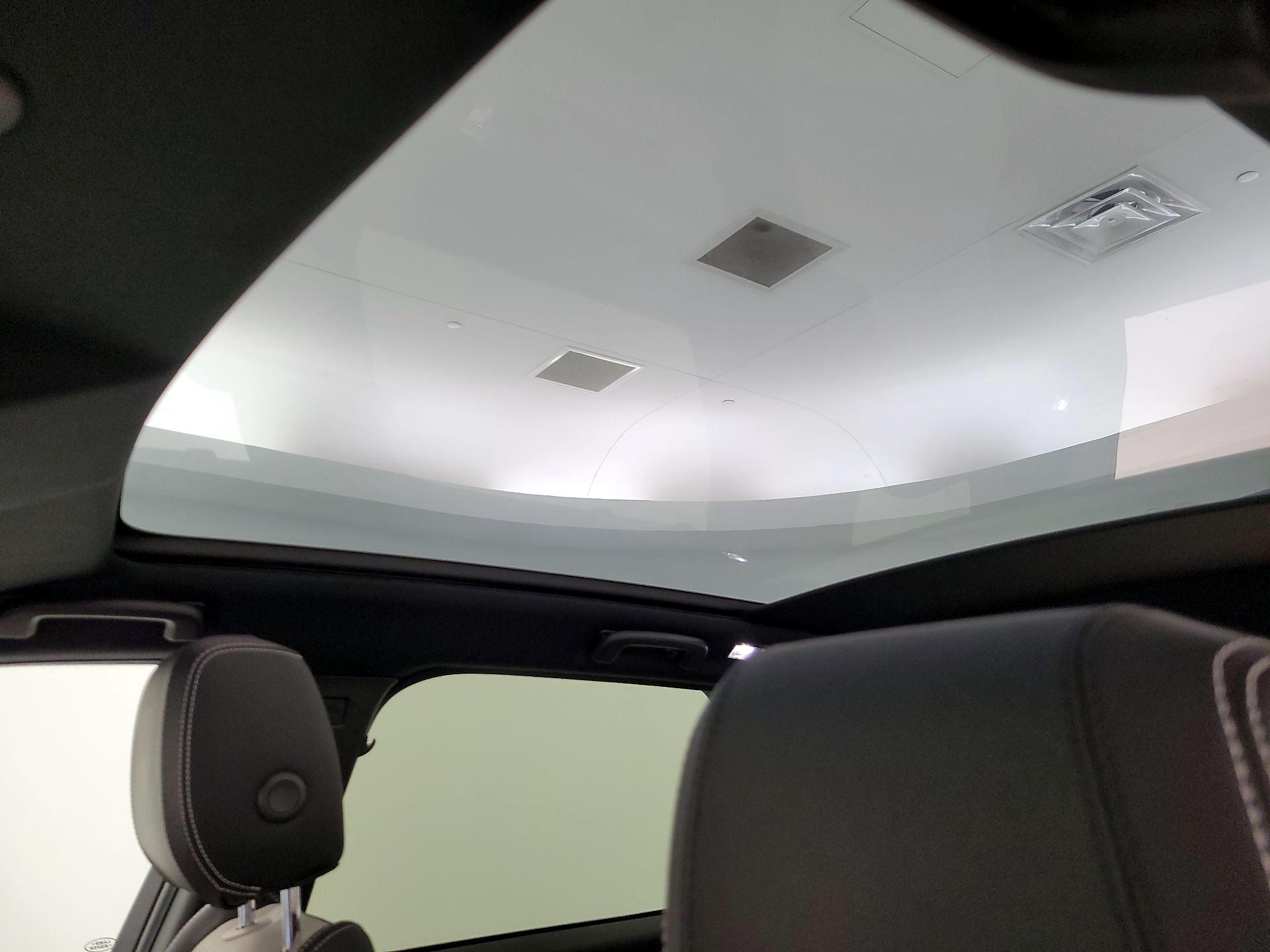 Thumbnail: 2021 Land Rover Discovery Sport - 20