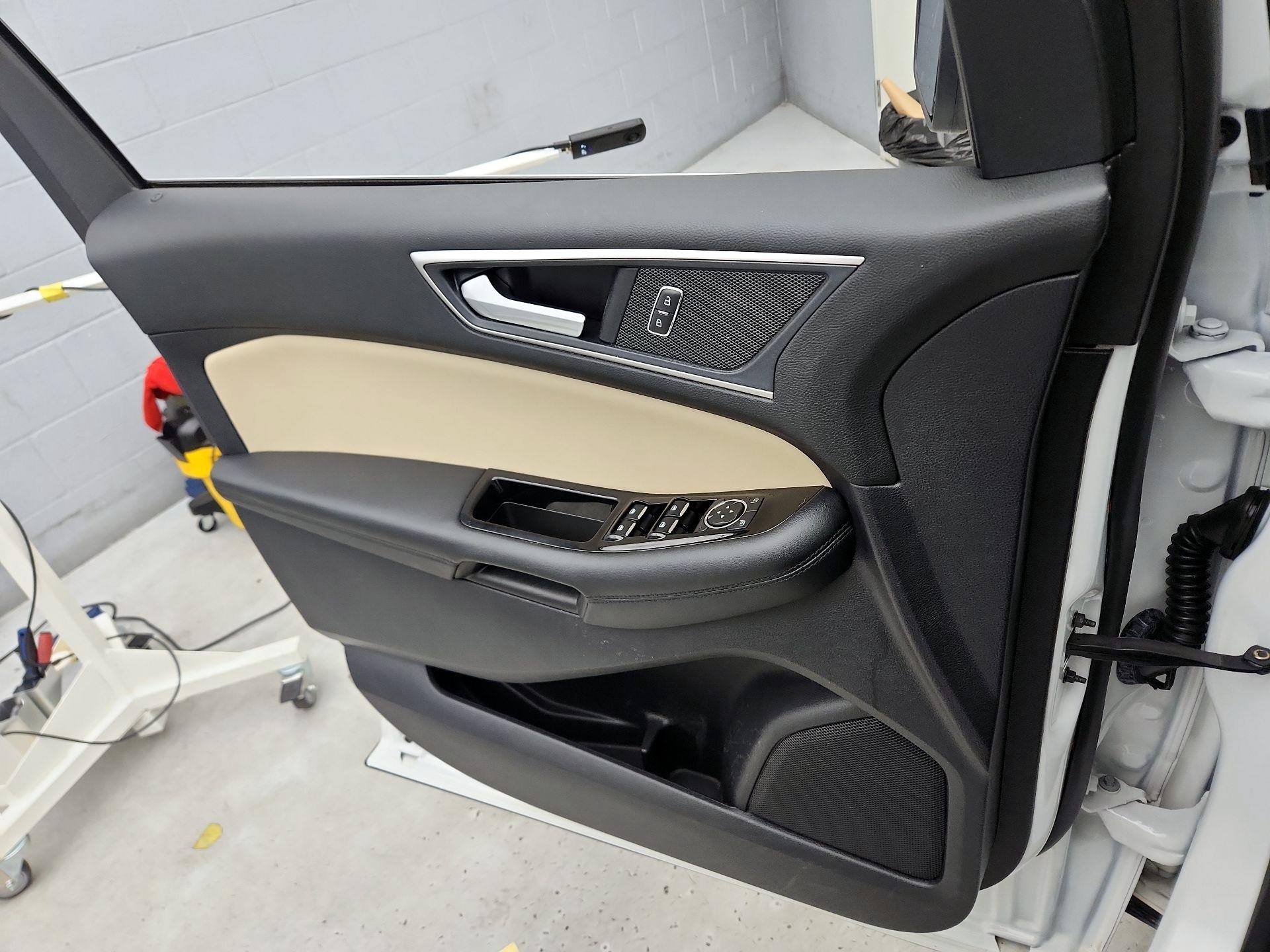 Thumbnail: 2020 Ford Edge - 12