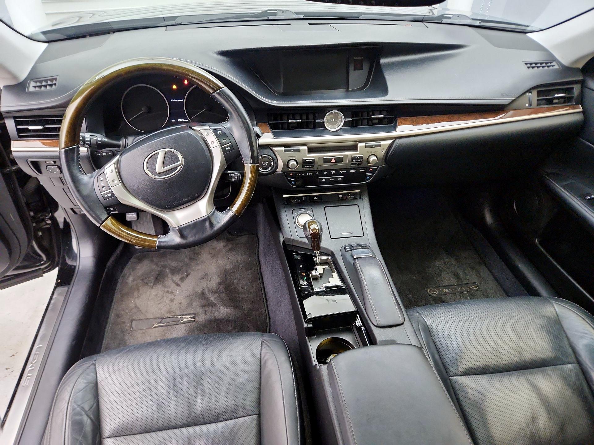 Thumbnail: 2015 Lexus ES - 9