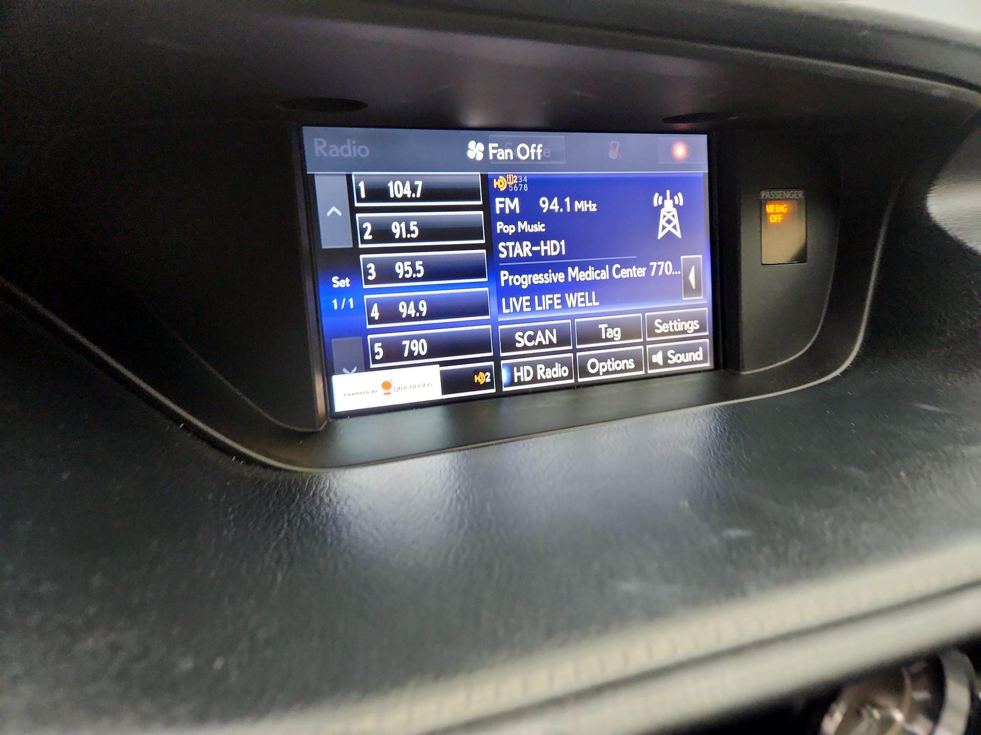 Thumbnail: 2015 Lexus ES - 16