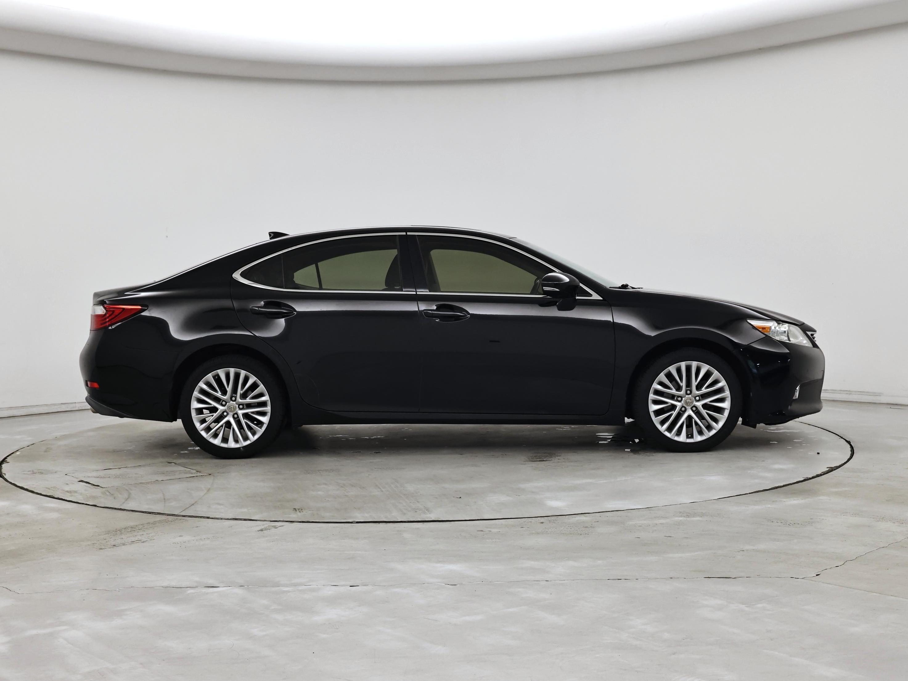 Thumbnail: 2015 Lexus ES - 7