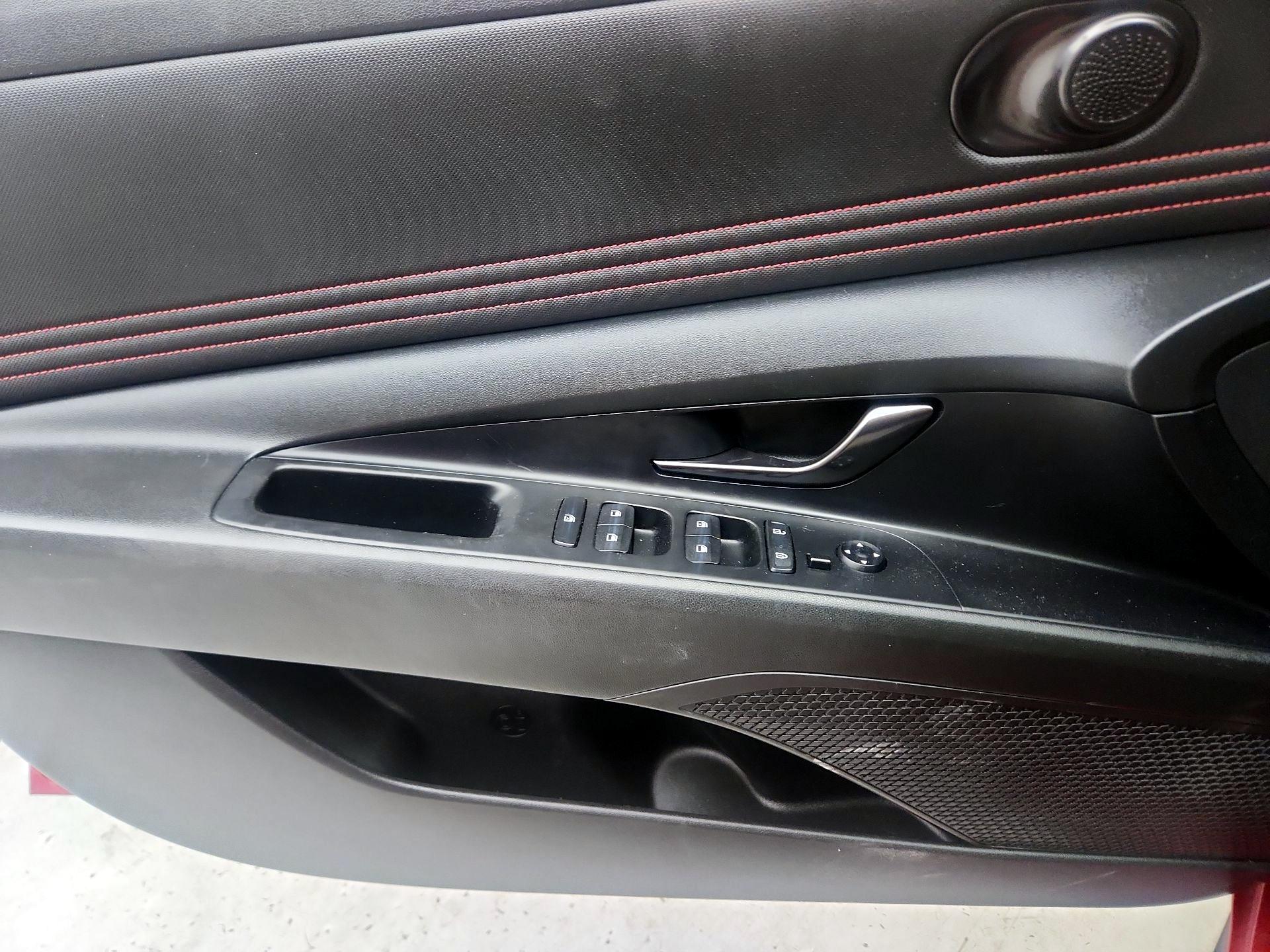 Thumbnail: 2022 Hyundai Elantra - 12