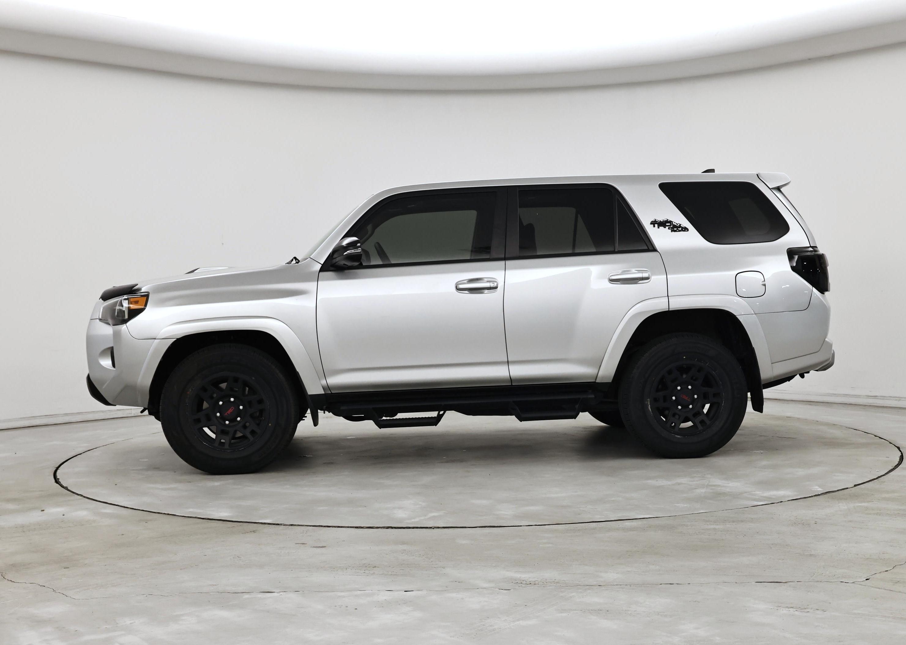 Thumbnail: 2021 Toyota 4Runner - 3