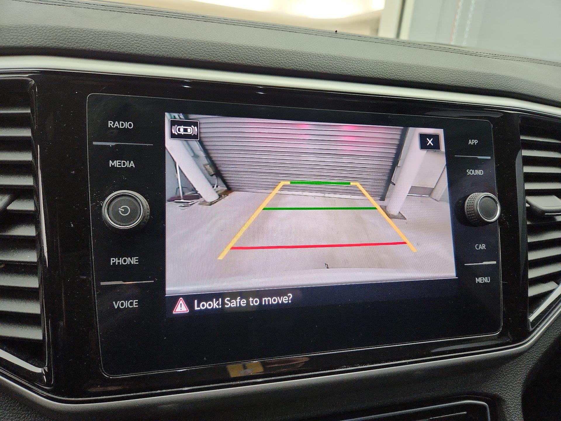 Thumbnail: 2022 Volkswagen Atlas - 14