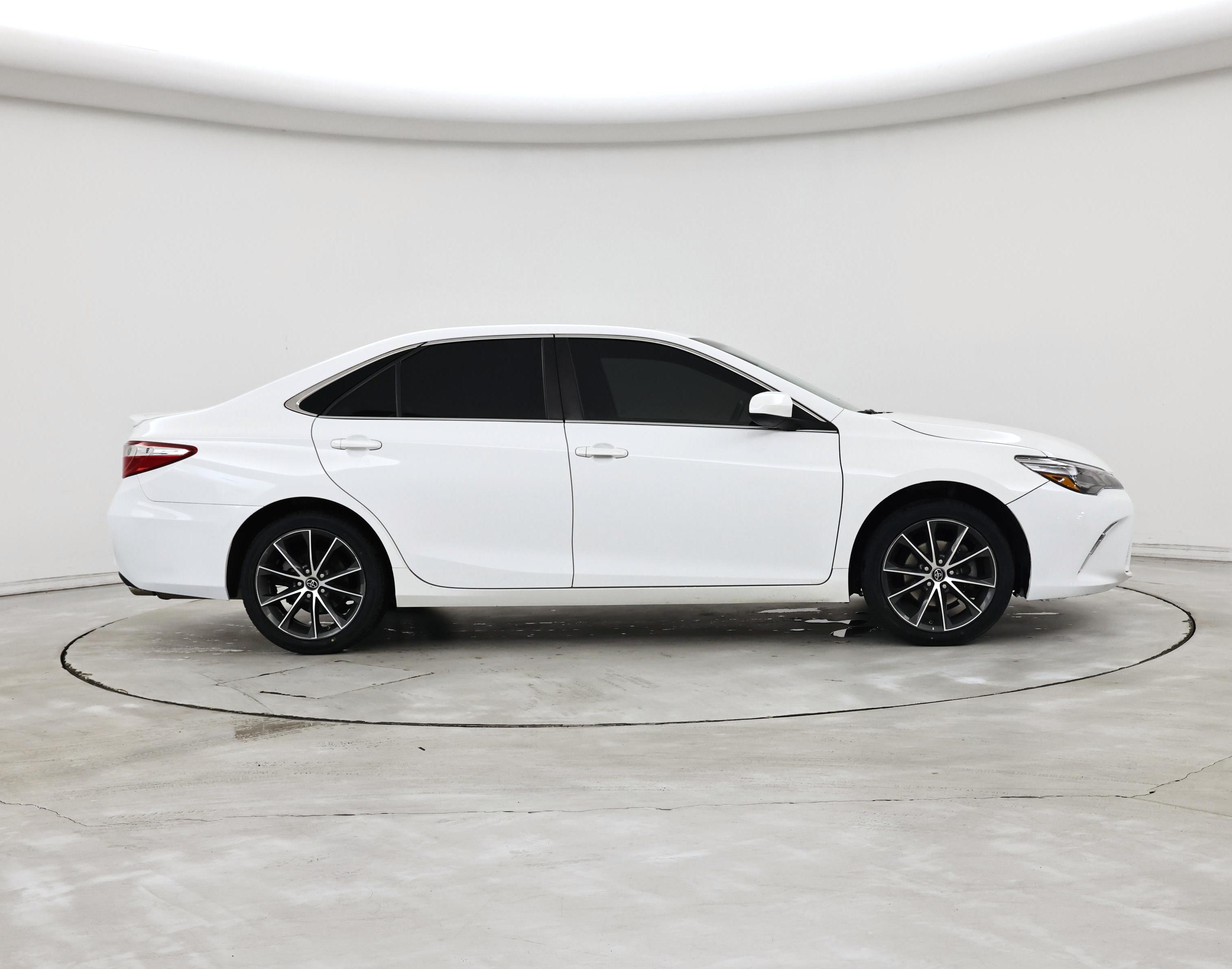 Thumbnail: 2017 Toyota Camry - 7