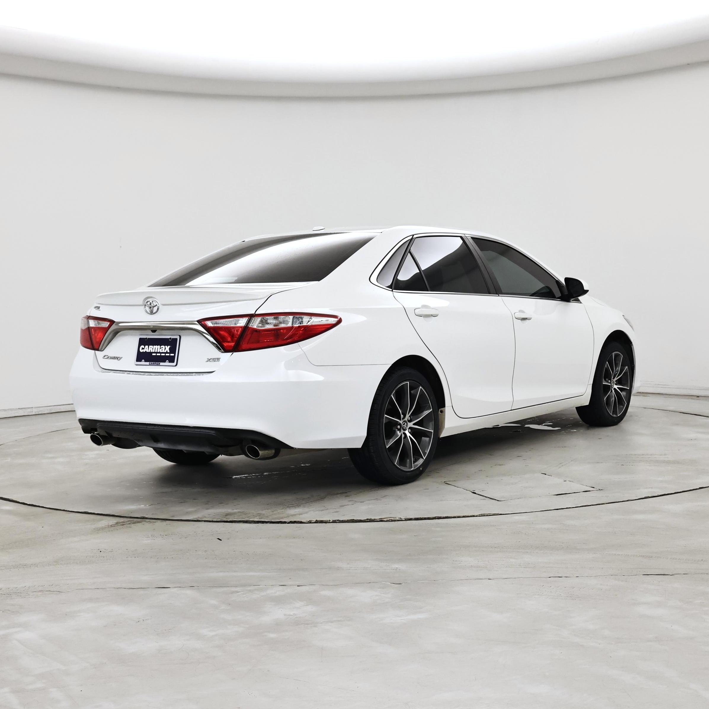 Thumbnail: 2017 Toyota Camry - 8