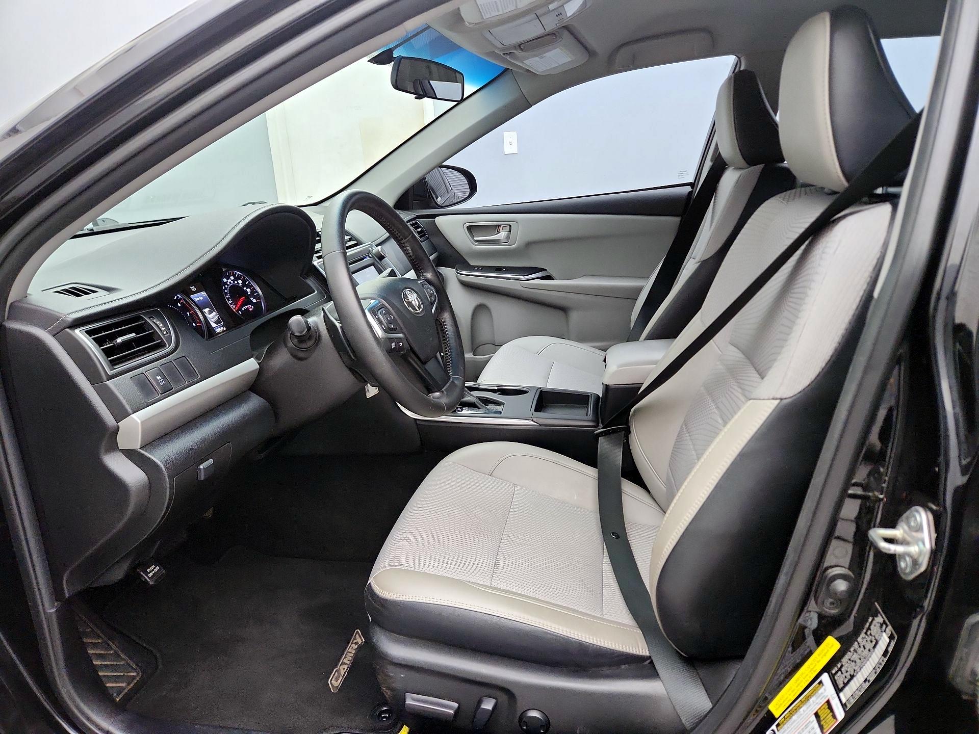 Thumbnail: 2016 Toyota Camry - 11