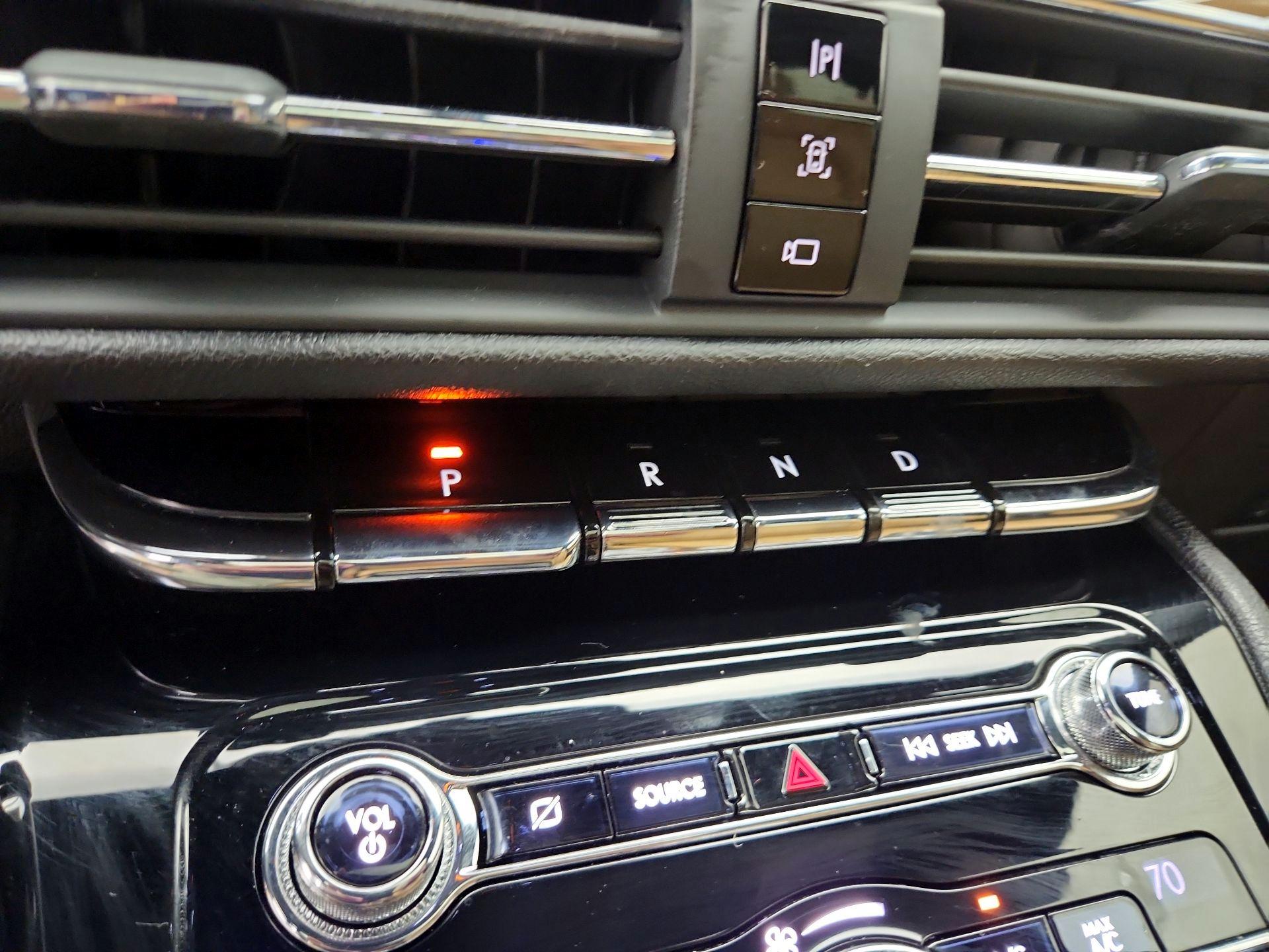 Thumbnail: 2020 Lincoln Corsair - 18