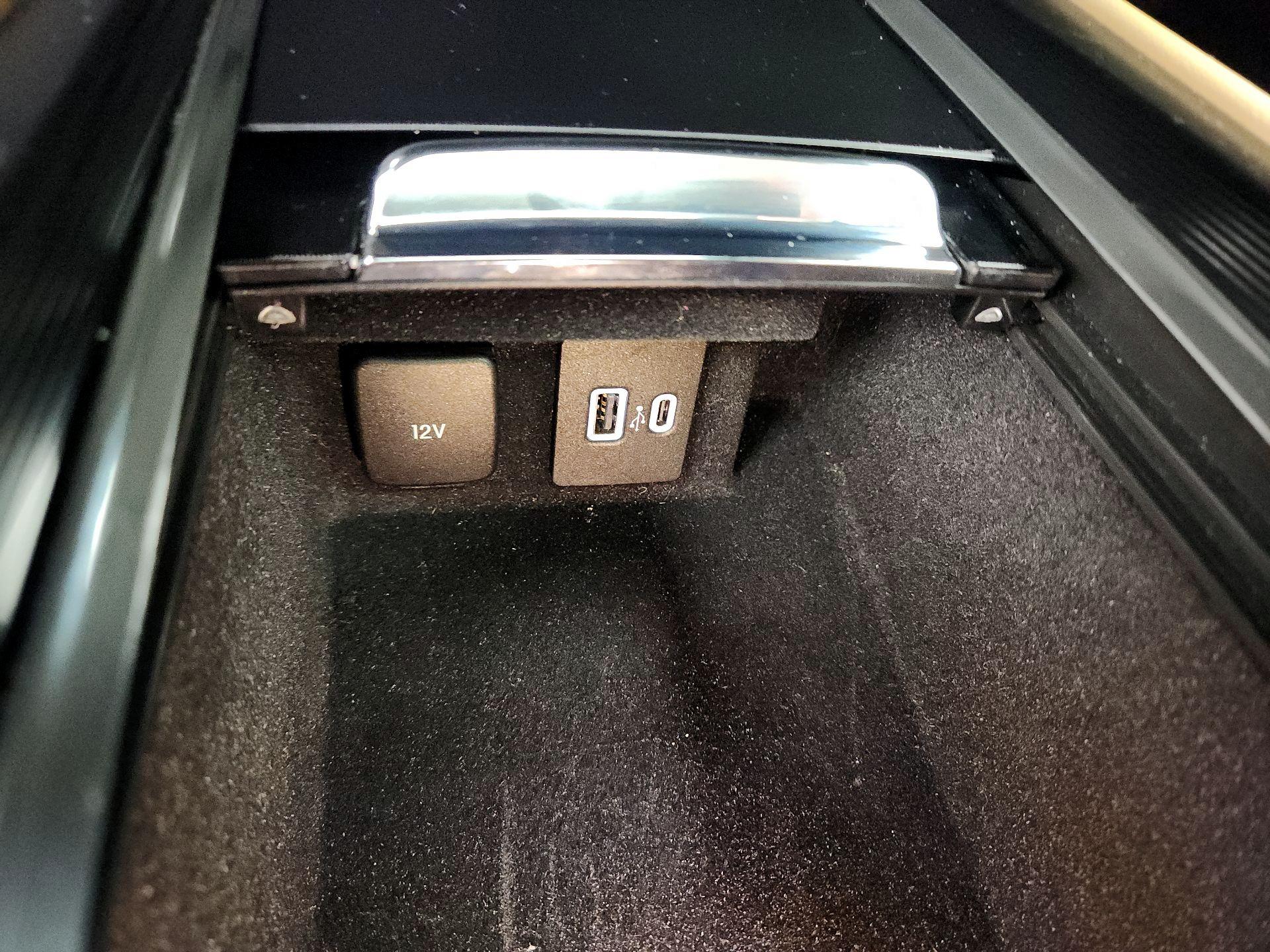 Thumbnail: 2020 Lincoln Corsair - 19