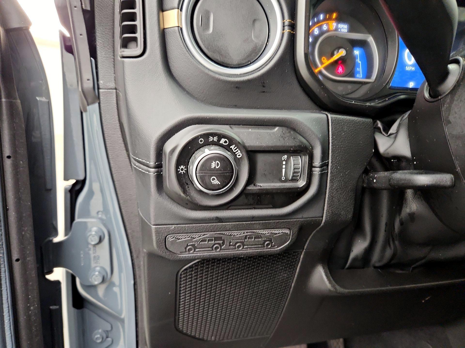 Thumbnail: 2025 Jeep Gladiator - 13