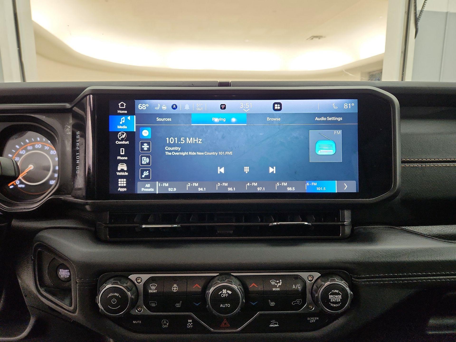 Thumbnail: 2025 Jeep Gladiator - 15