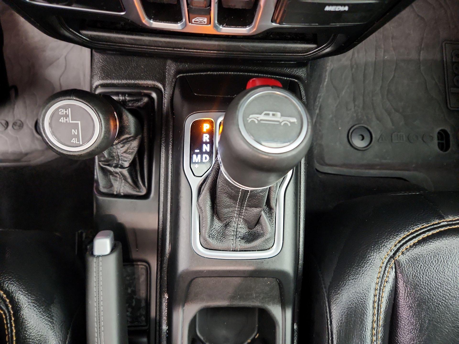 Thumbnail: 2025 Jeep Gladiator - 17