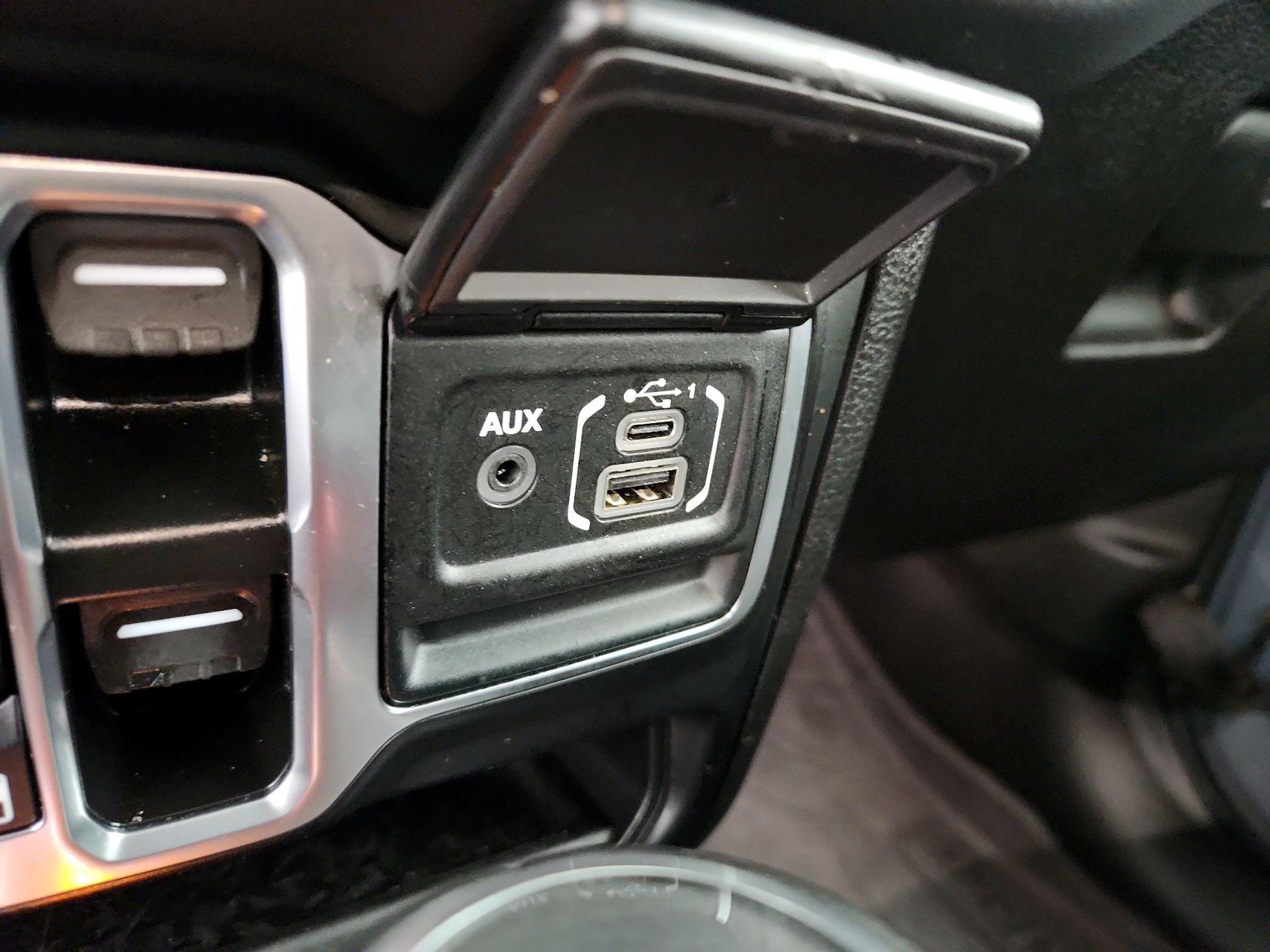 Thumbnail: 2025 Jeep Gladiator - 18