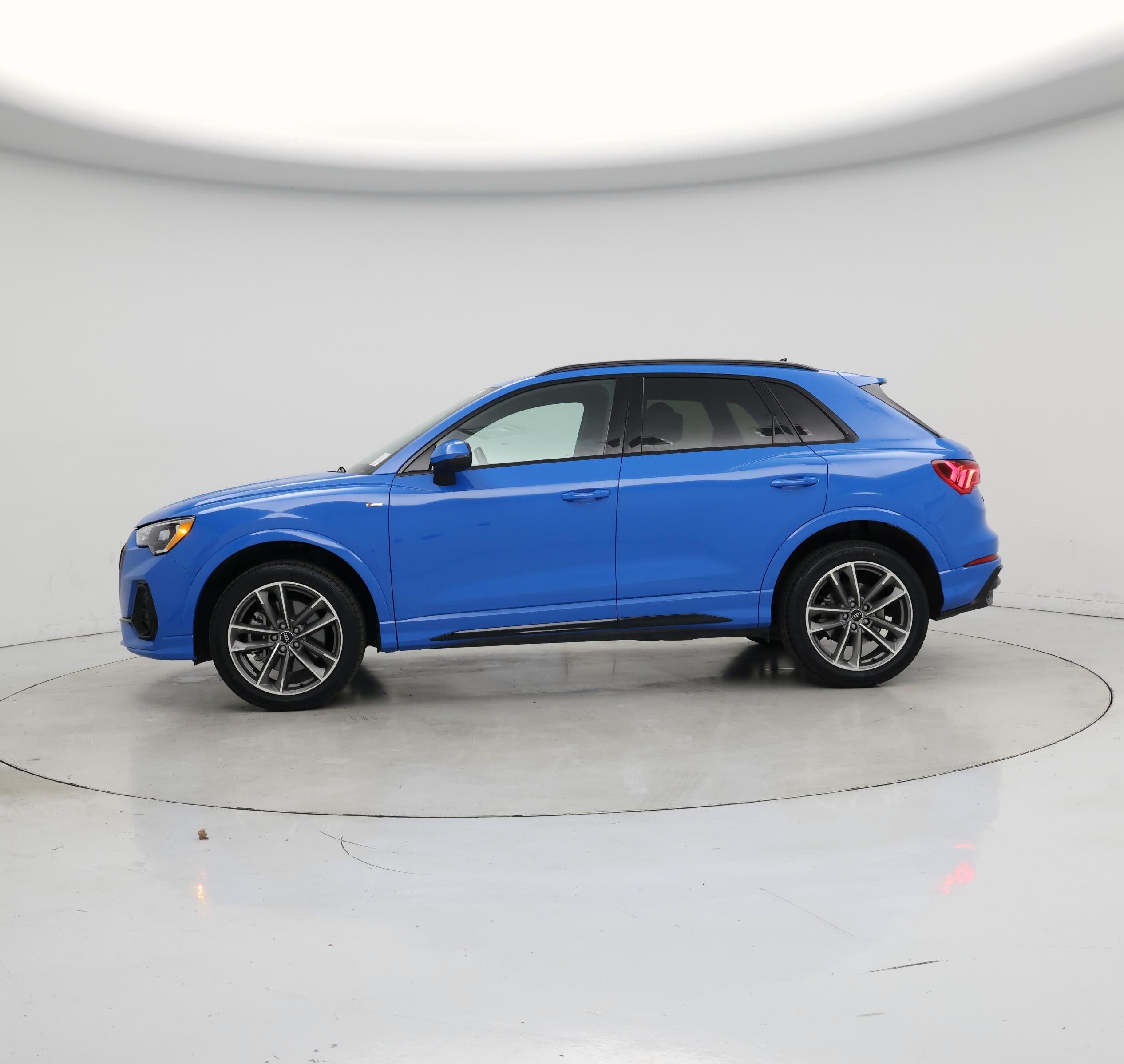 Thumbnail: 2022 Audi Q3 - 3
