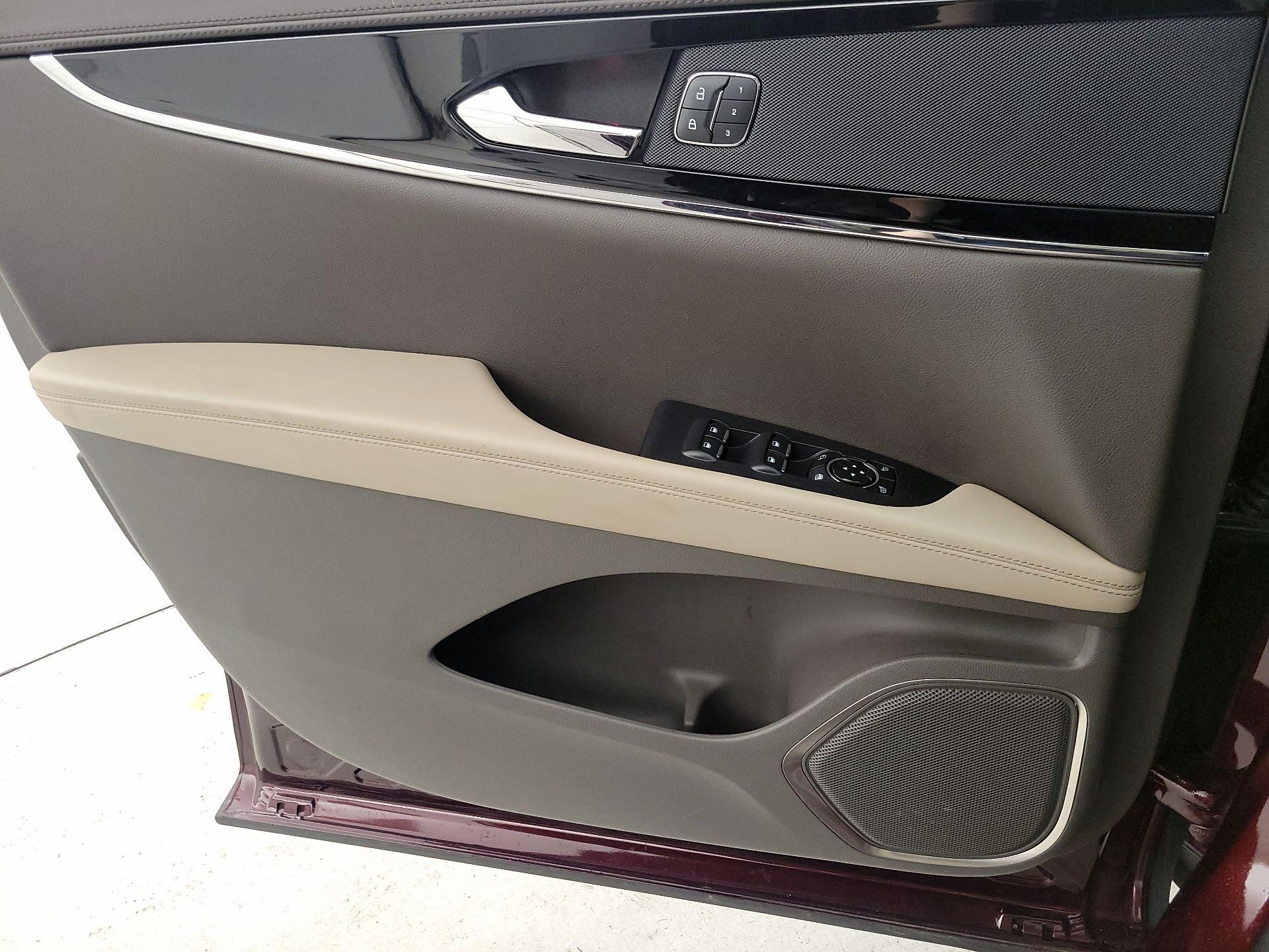 Thumbnail: 2023 Lincoln Nautilus - 12