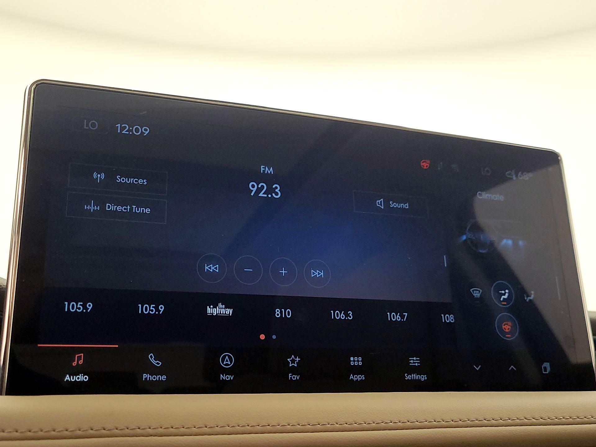 Thumbnail: 2023 Lincoln Nautilus - 16