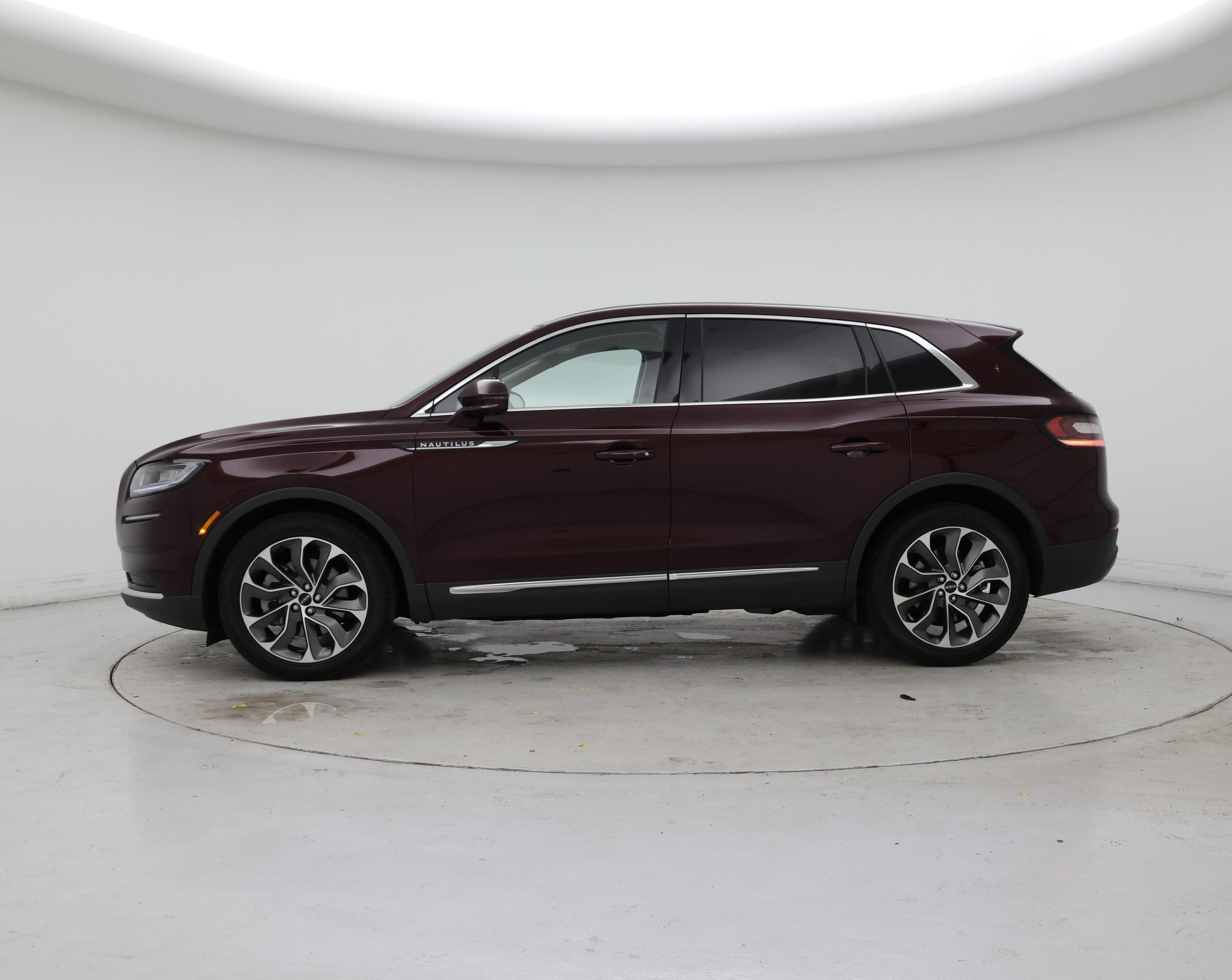 Thumbnail: 2023 Lincoln Nautilus - 3