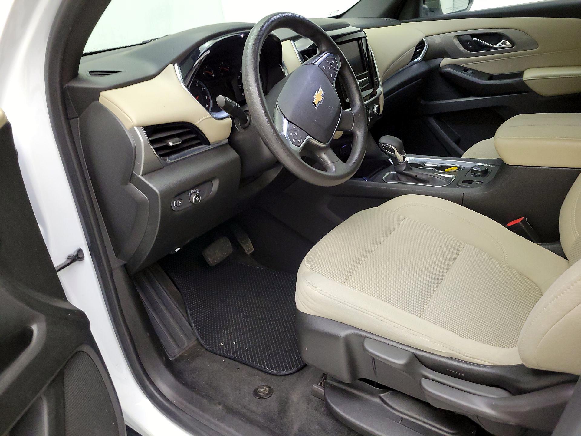 Thumbnail: 2023 Chevrolet Traverse - 9