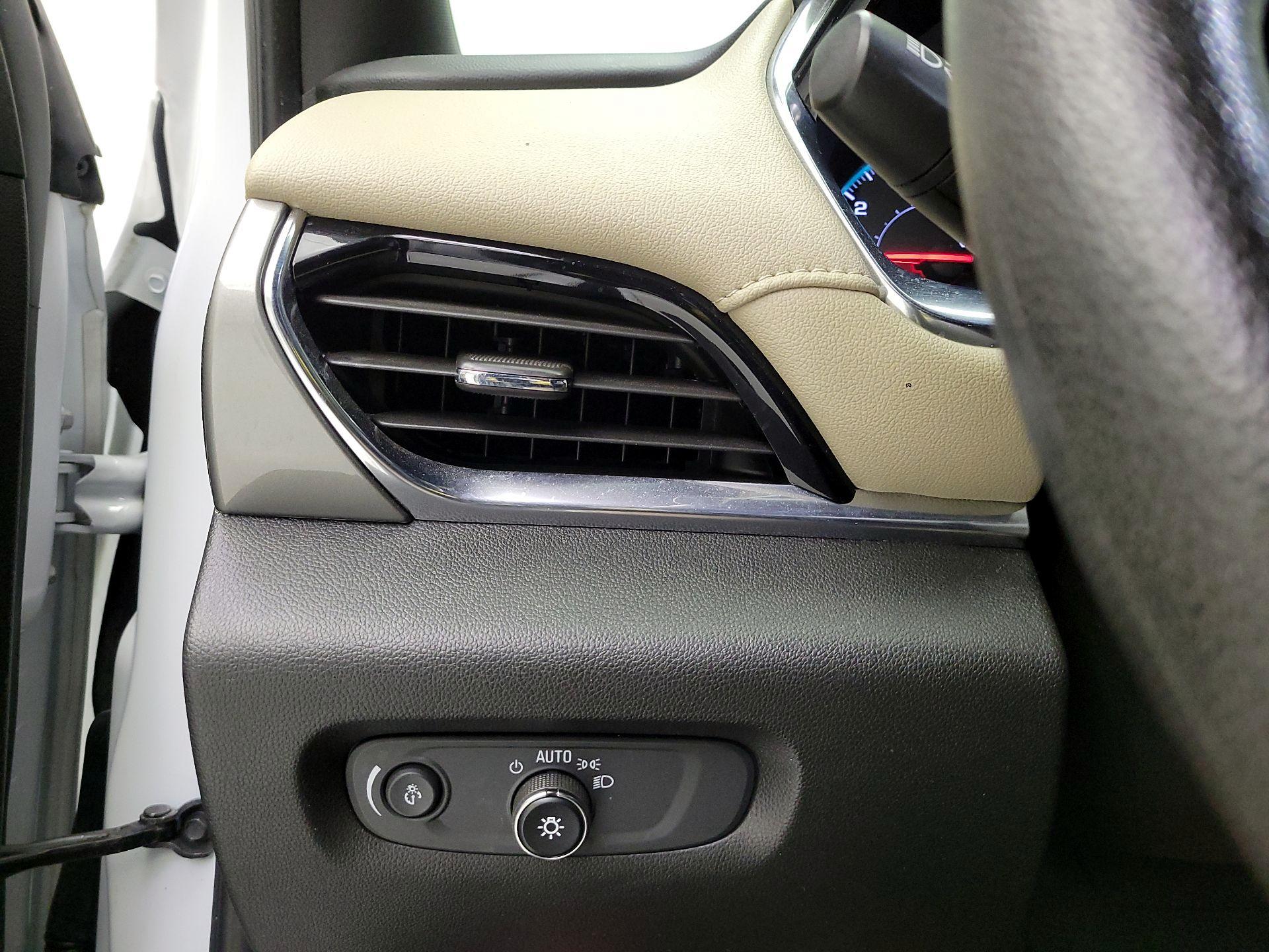 Thumbnail: 2023 Chevrolet Traverse - 11