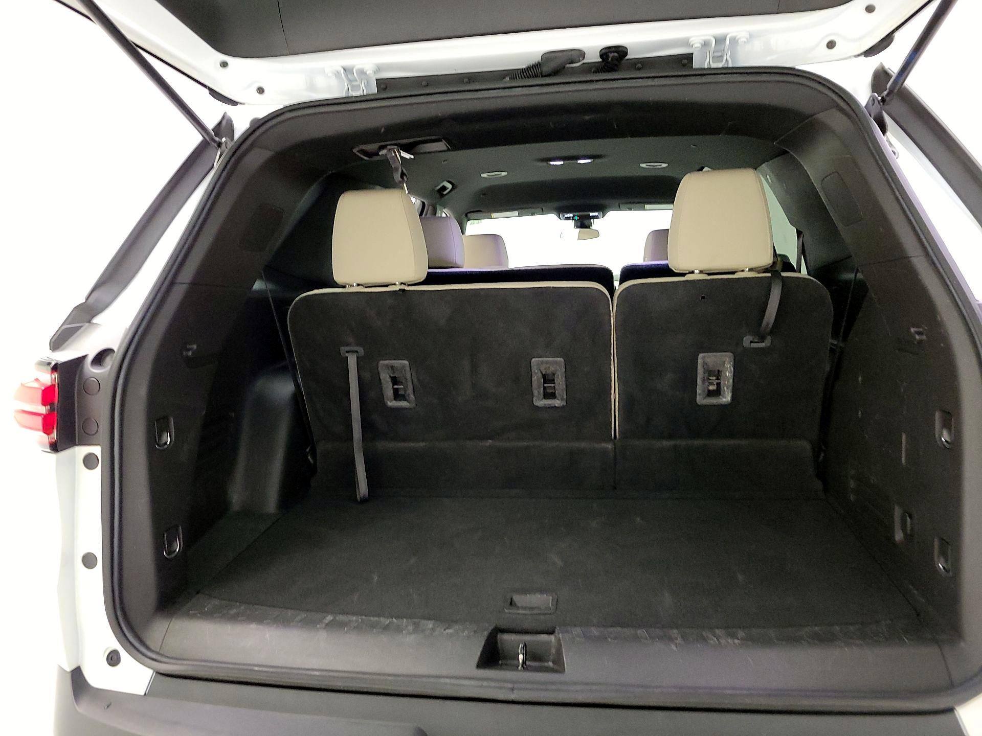 Thumbnail: 2023 Chevrolet Traverse - 18