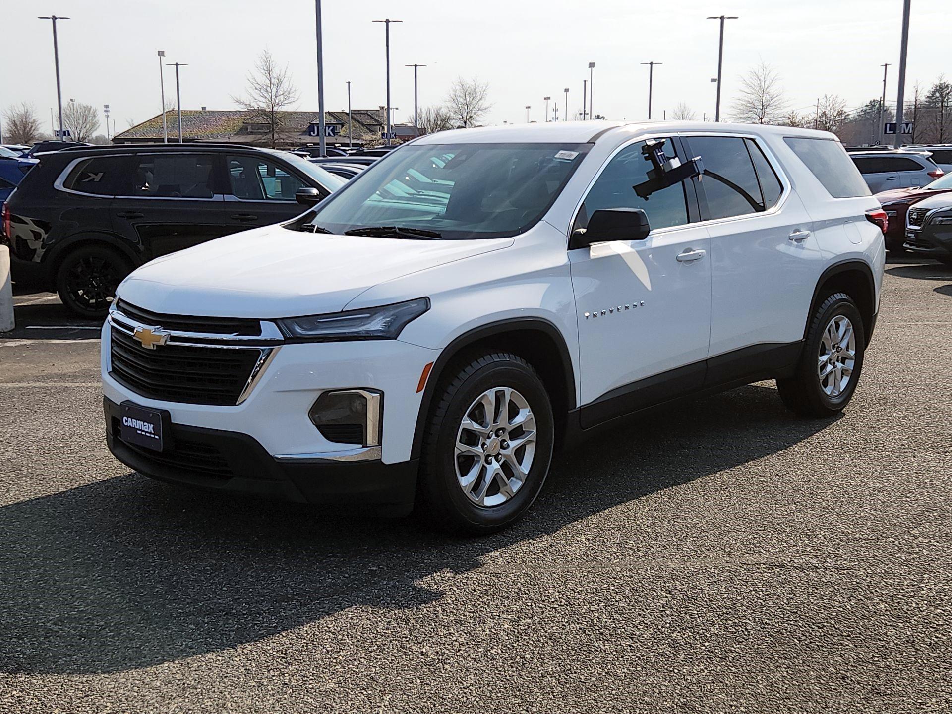 Thumbnail: 2023 Chevrolet Traverse - 3