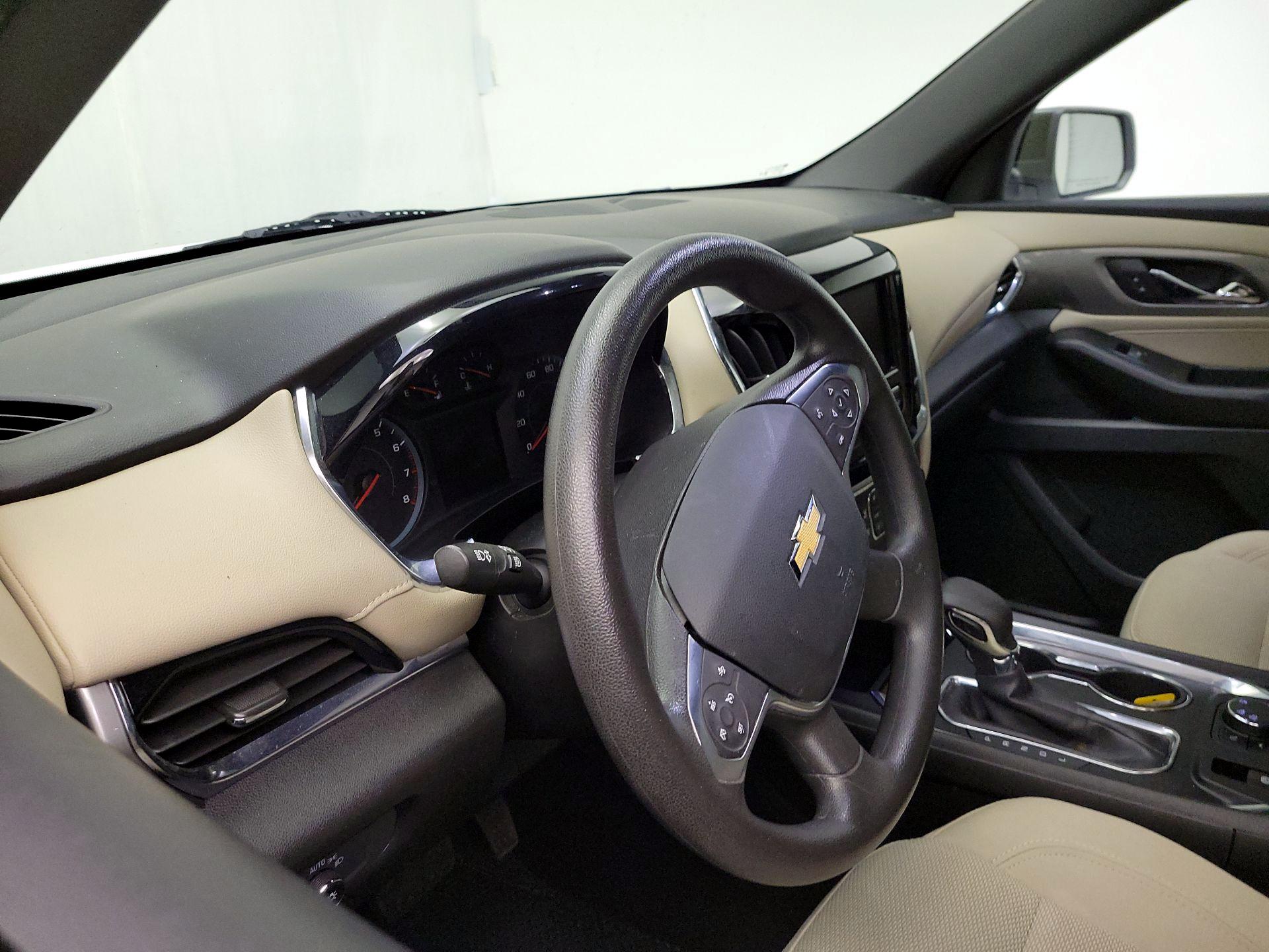 Thumbnail: 2023 Chevrolet Traverse - 8