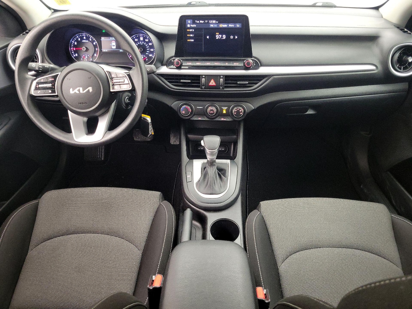 2023 Kia Forte LXS - Photo 10