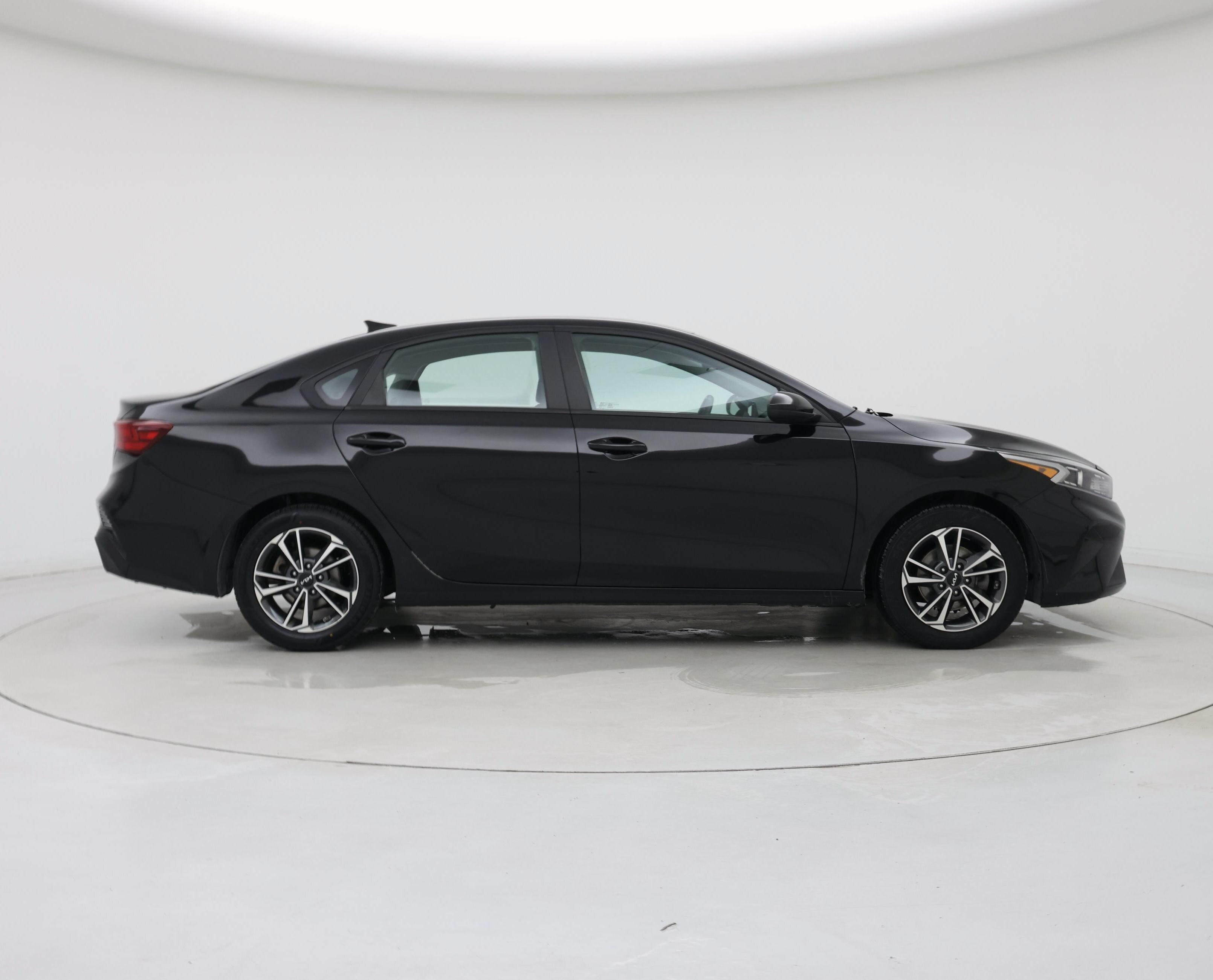 Thumbnail: 2023 Kia Forte - 7