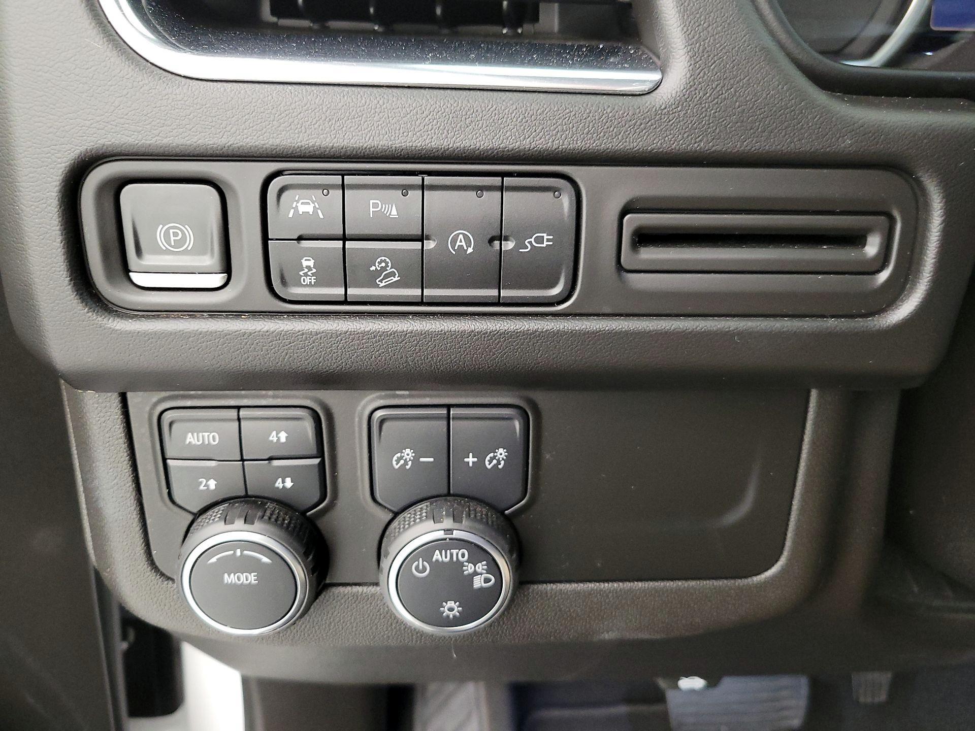 Thumbnail: 2021 Chevrolet Tahoe - 13