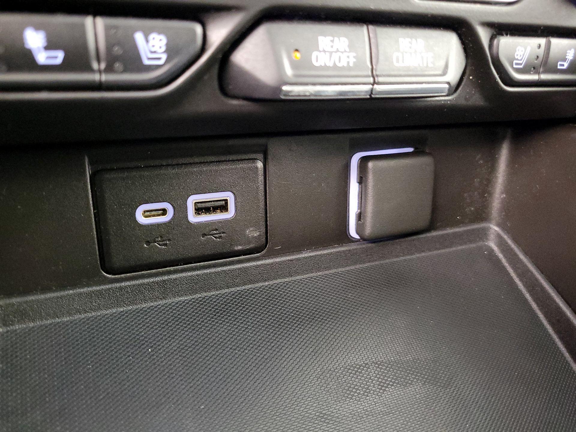 Thumbnail: 2021 Chevrolet Tahoe - 19