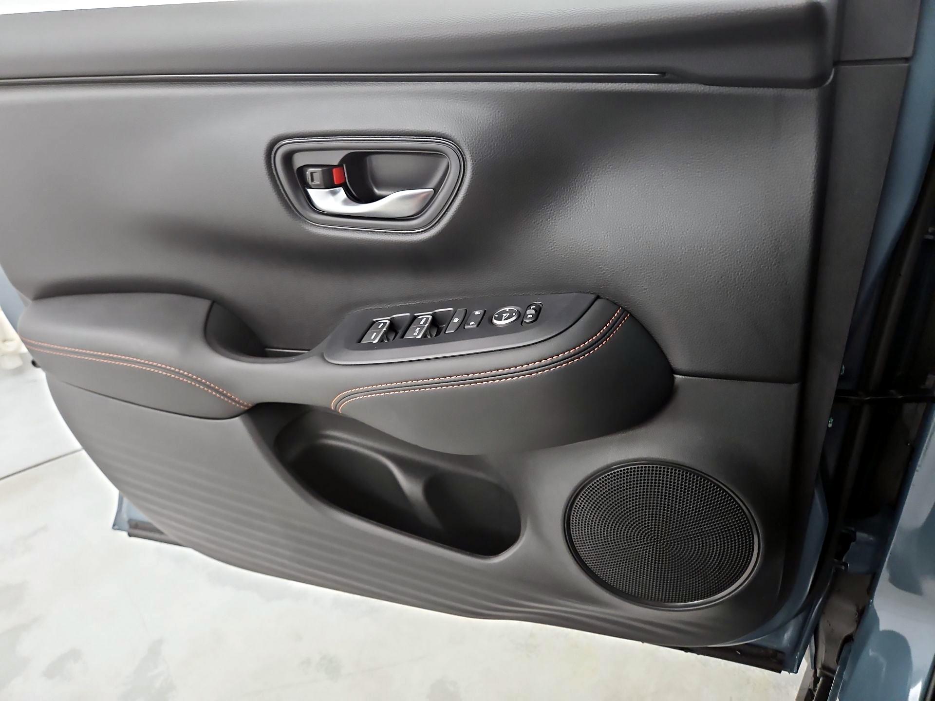 Thumbnail: 2025 Honda HR-V - 12