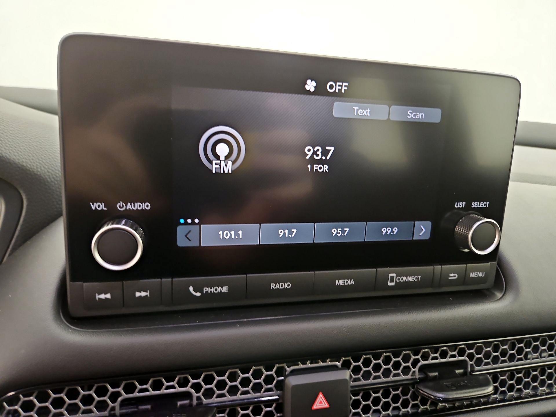 Thumbnail: 2025 Honda HR-V - 15