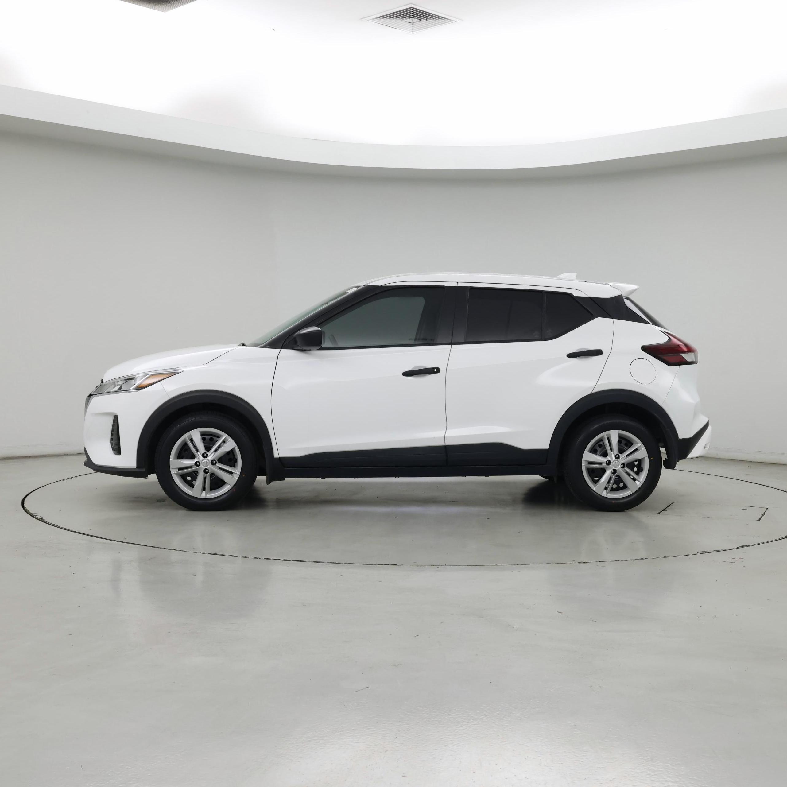 Thumbnail: 2021 Nissan Kicks - 3