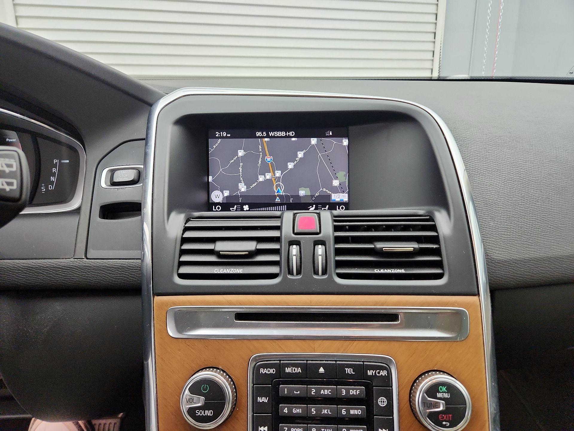 Thumbnail: 2017 Volvo XC60 - 14